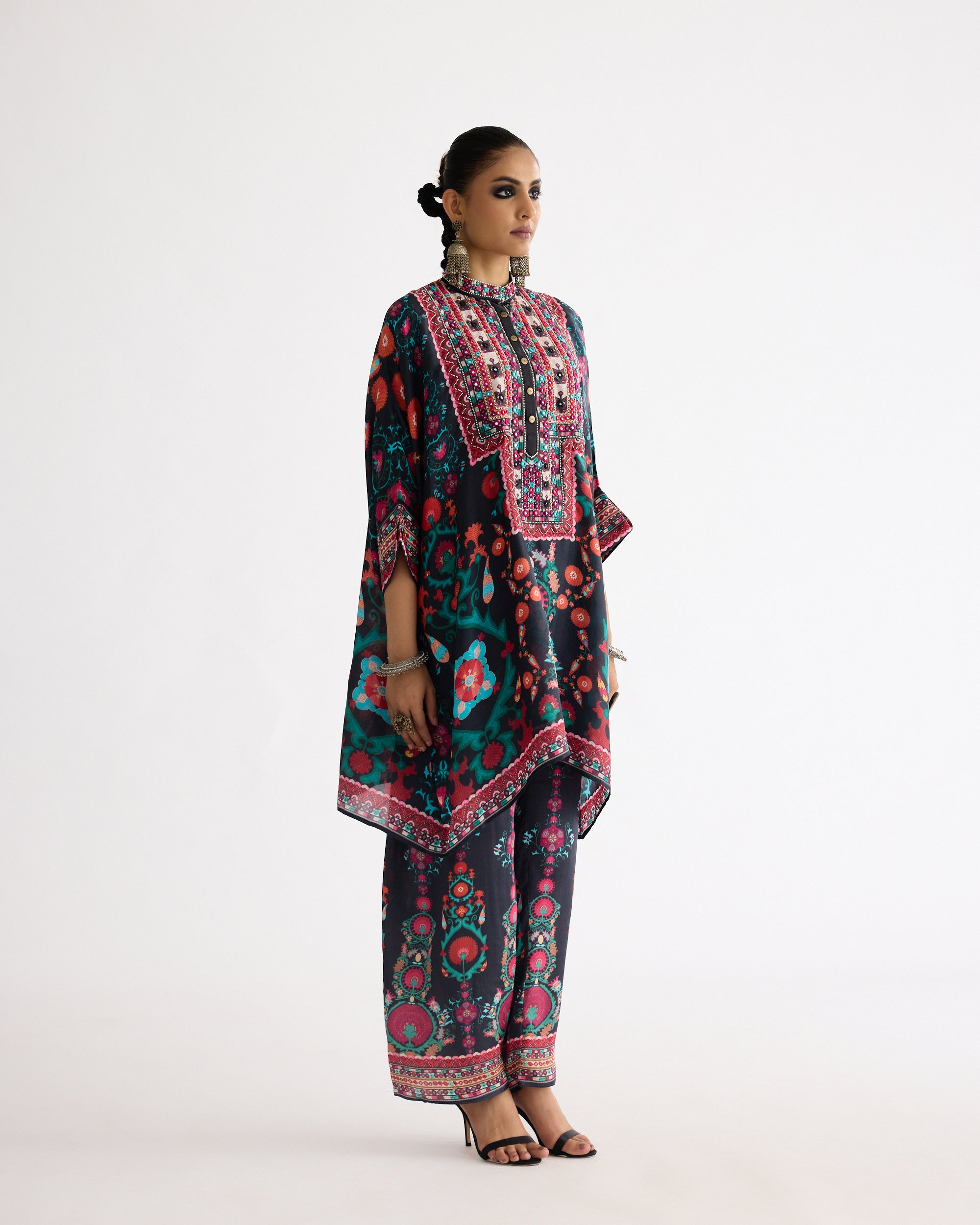 A Bukhara Summer : Chanel 36" - Multi