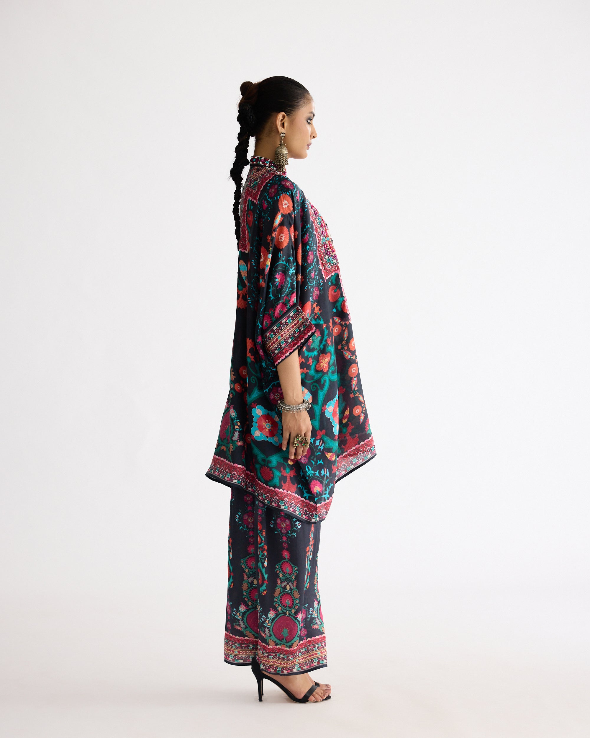 A Bukhara Summer : Chanel 36" - Multi
