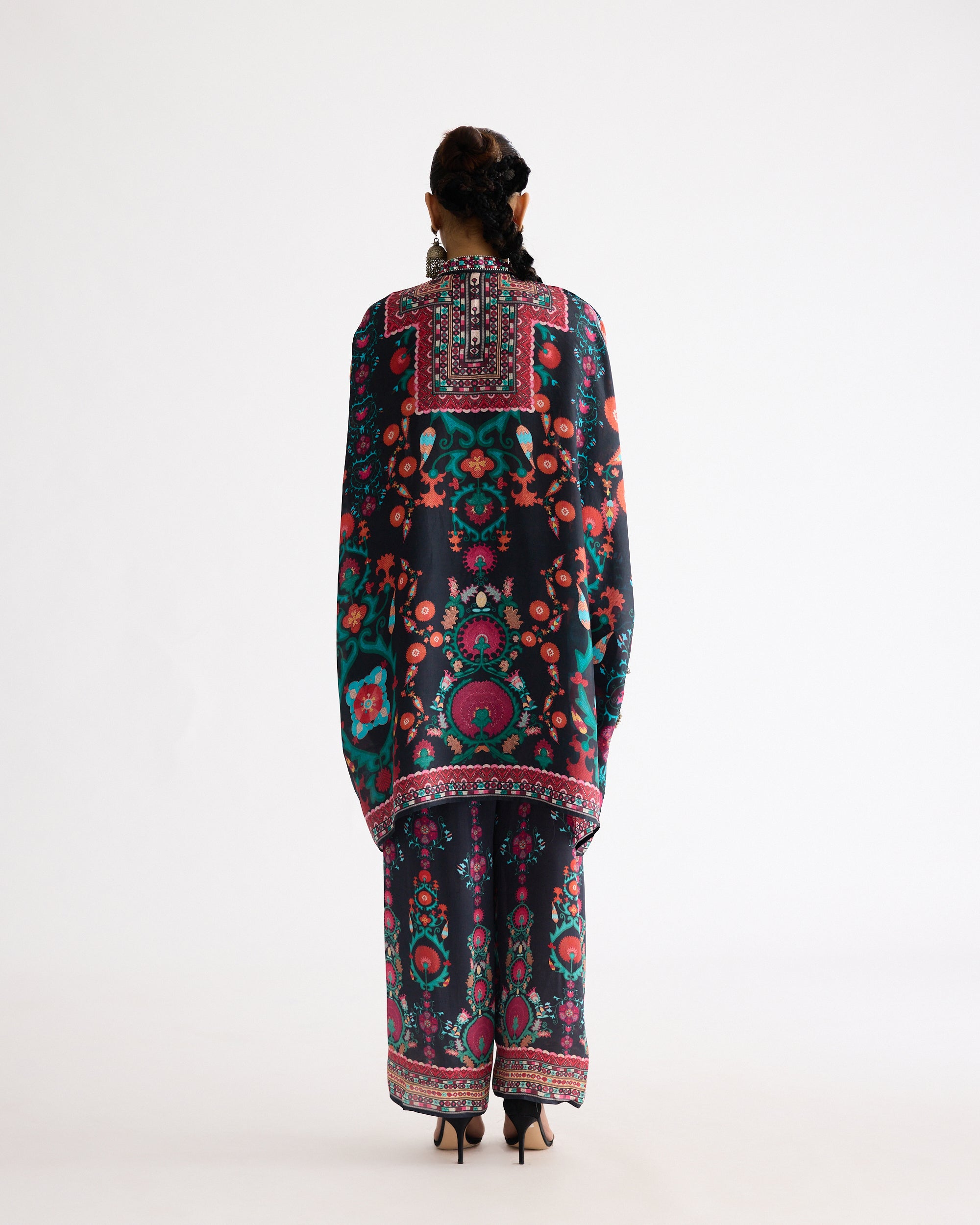 A Bukhara Summer : Chanel 36" - Multi