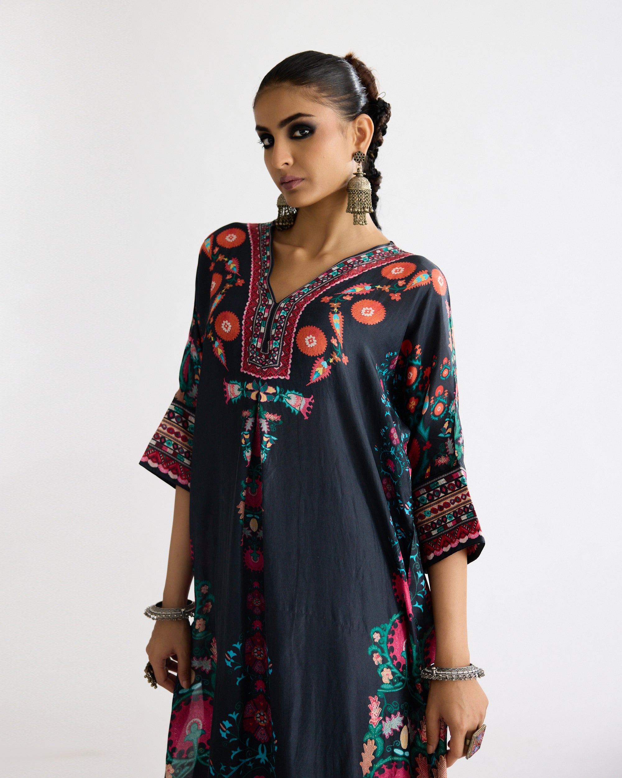 A Bukhara Summer : Banera - Multi