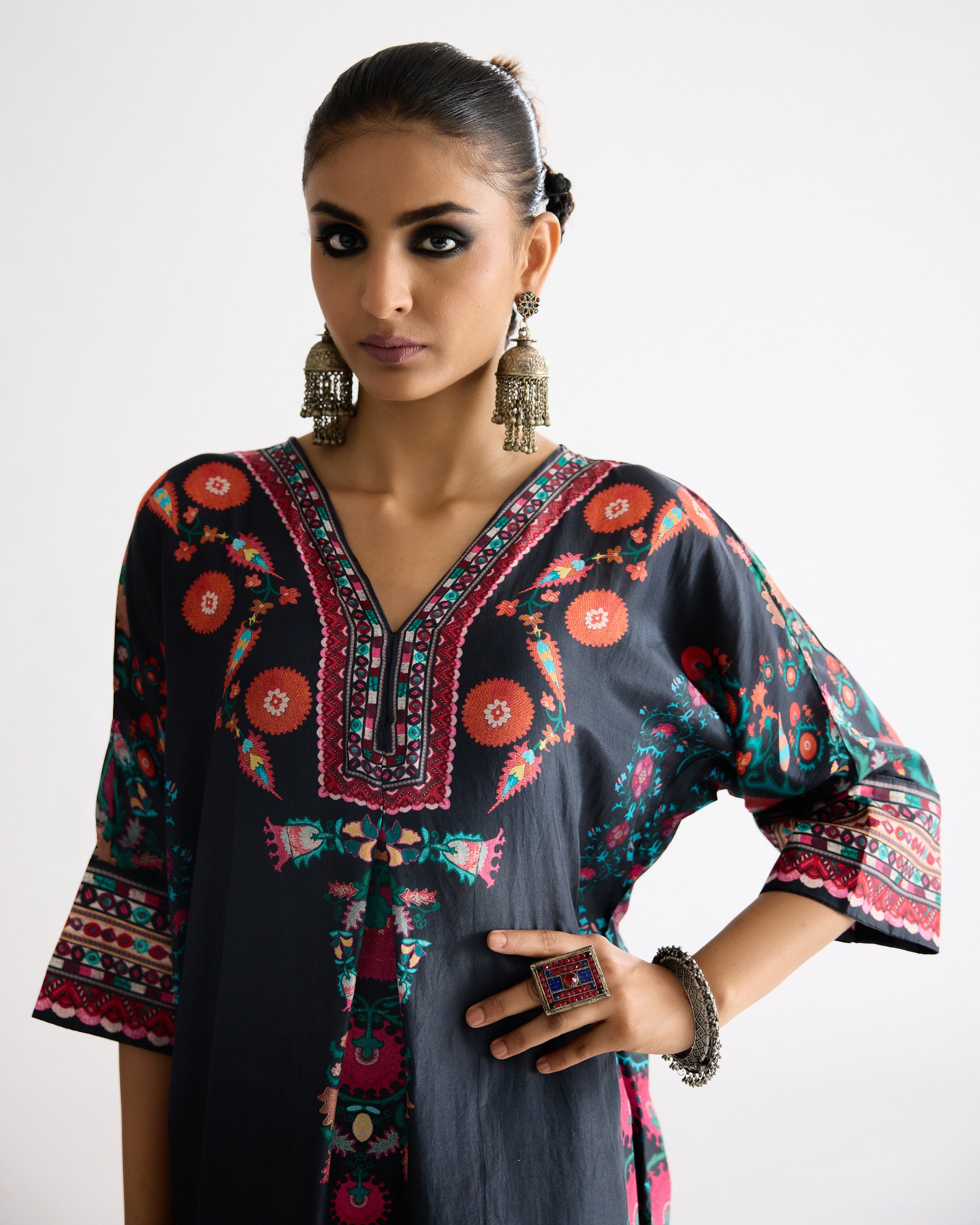 A Bukhara Summer : Banera - Multi