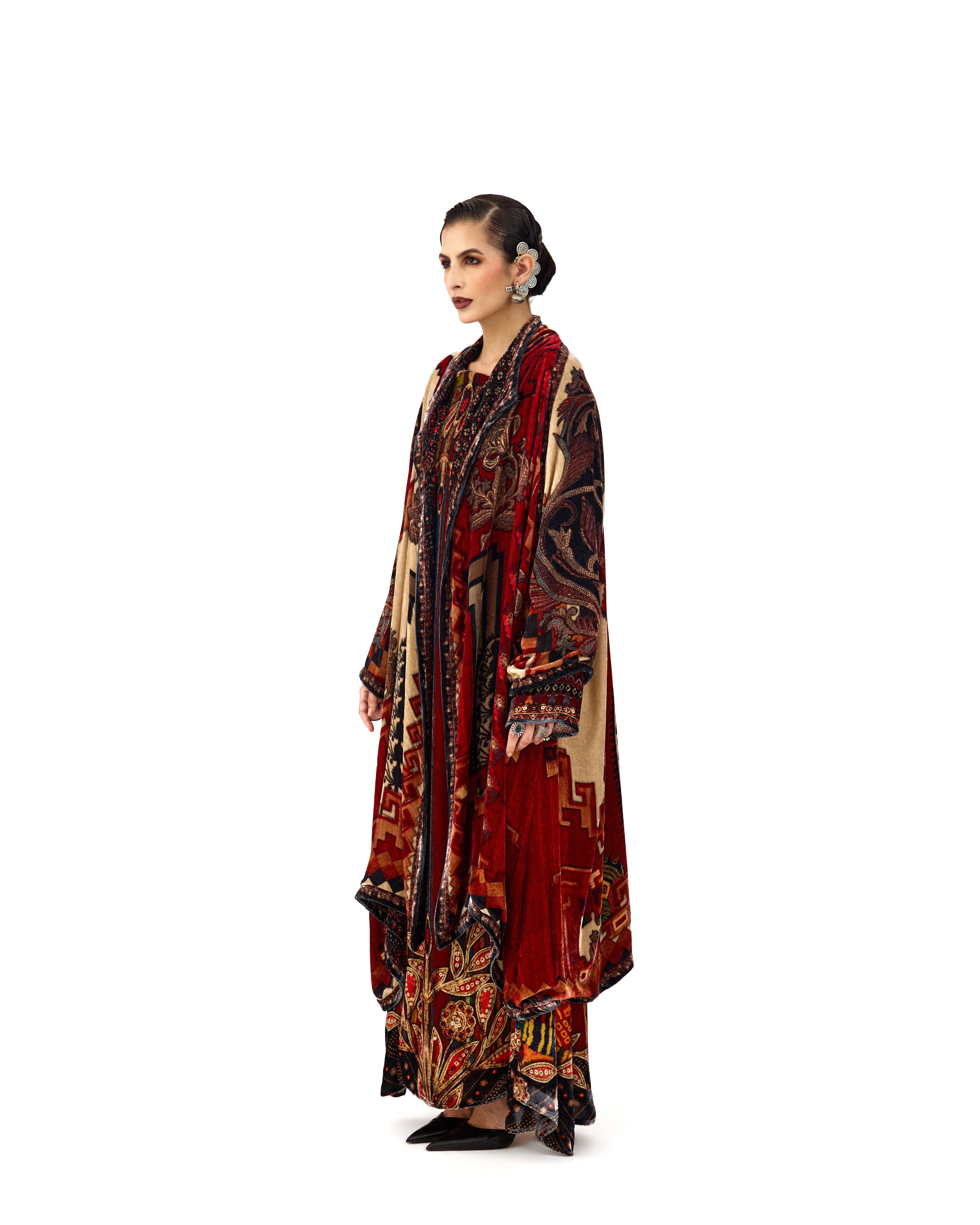 TIJORI : Adhira