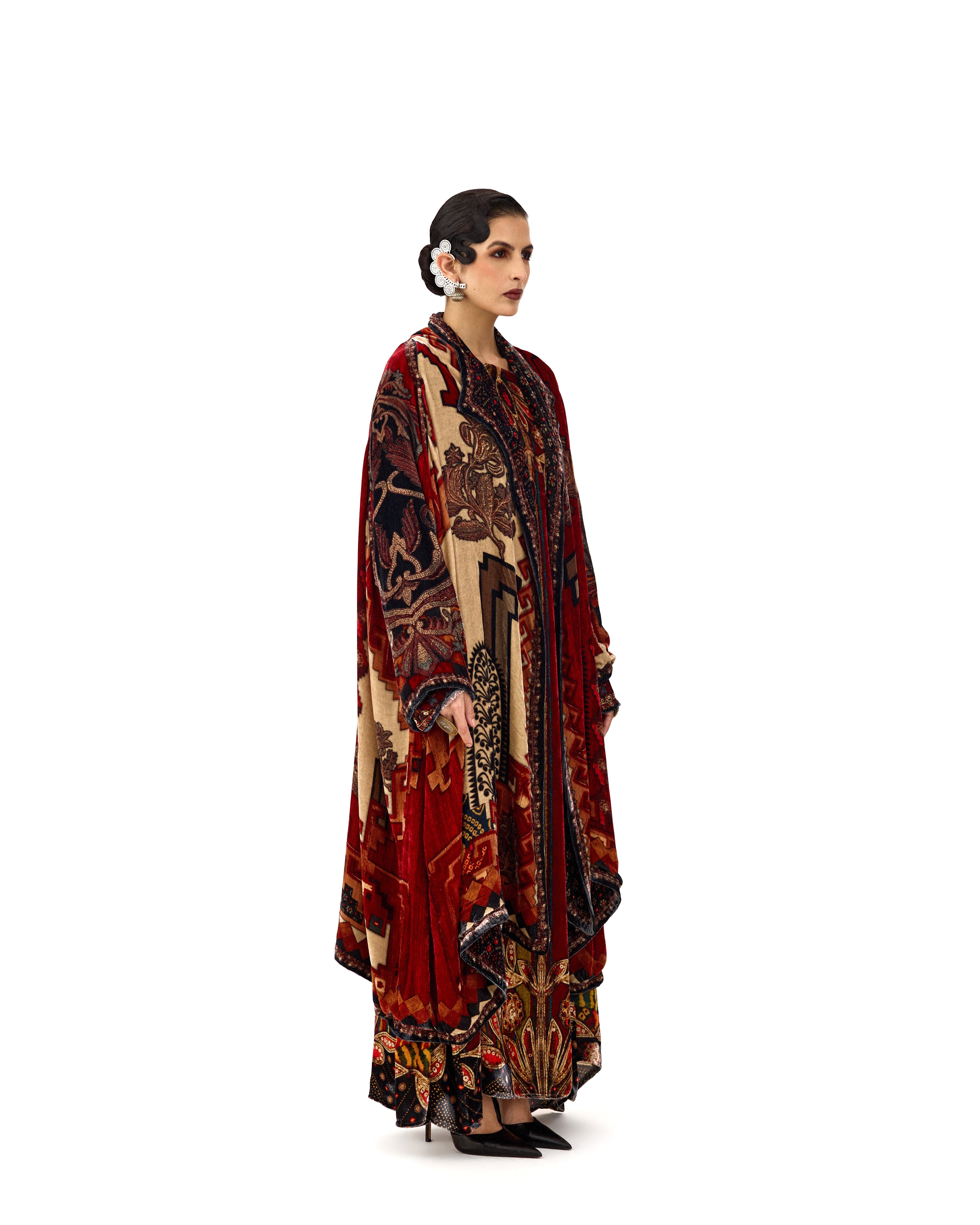 TIJORI : Adhira