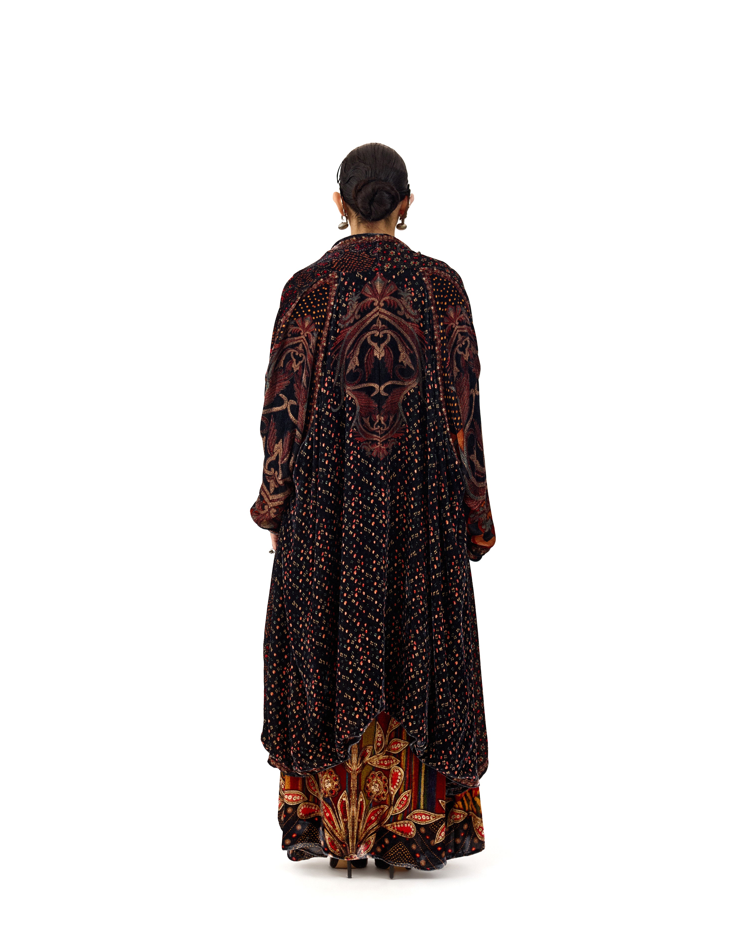 TIJORI : Adhira