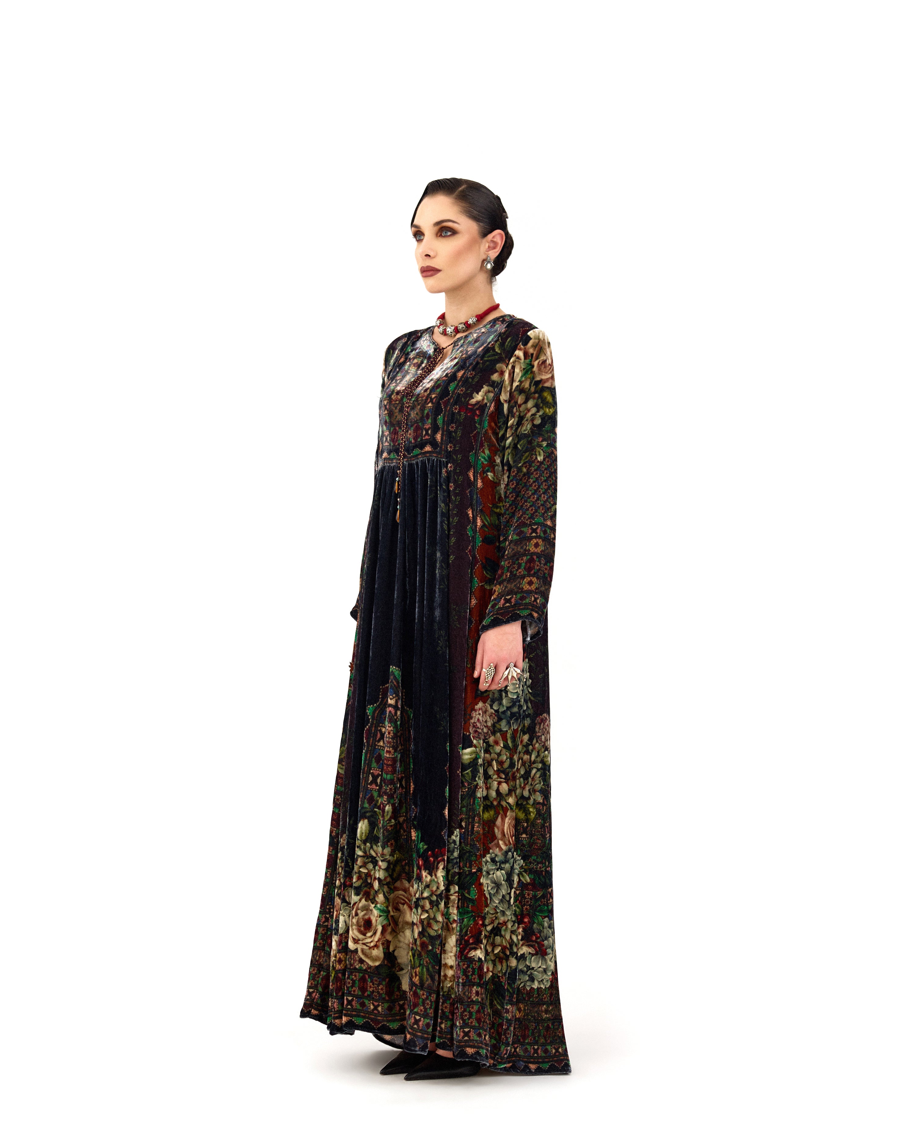 NOTTING HILL : Anisha