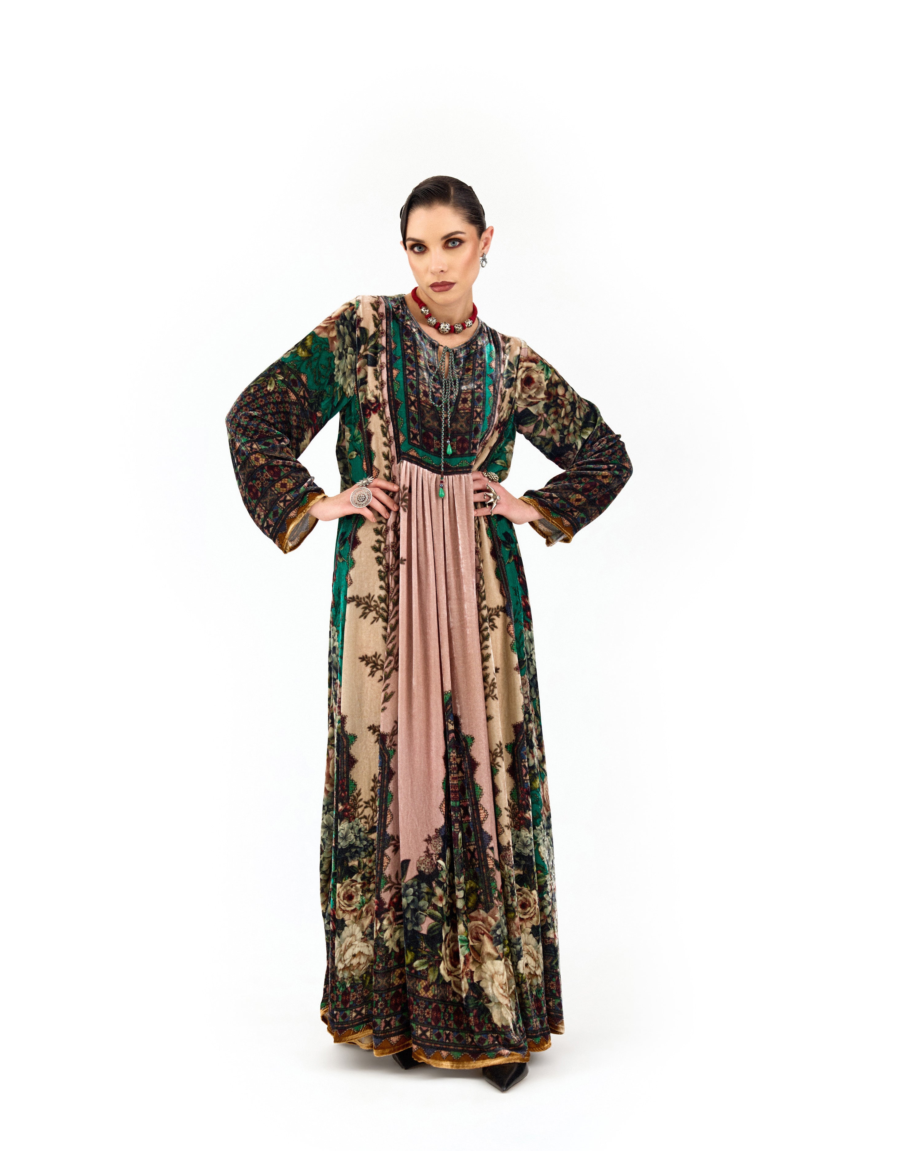 NOTTING HILL : Anisha