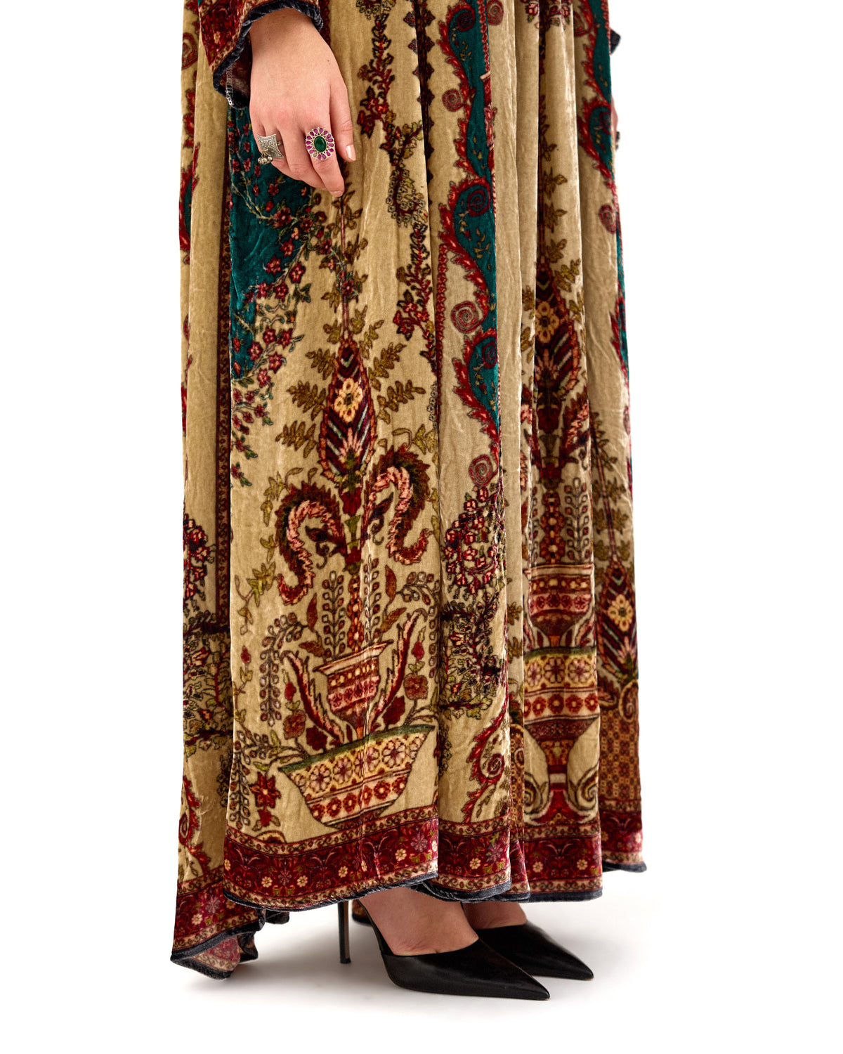 ARABIAN NIGHT : Anisha
