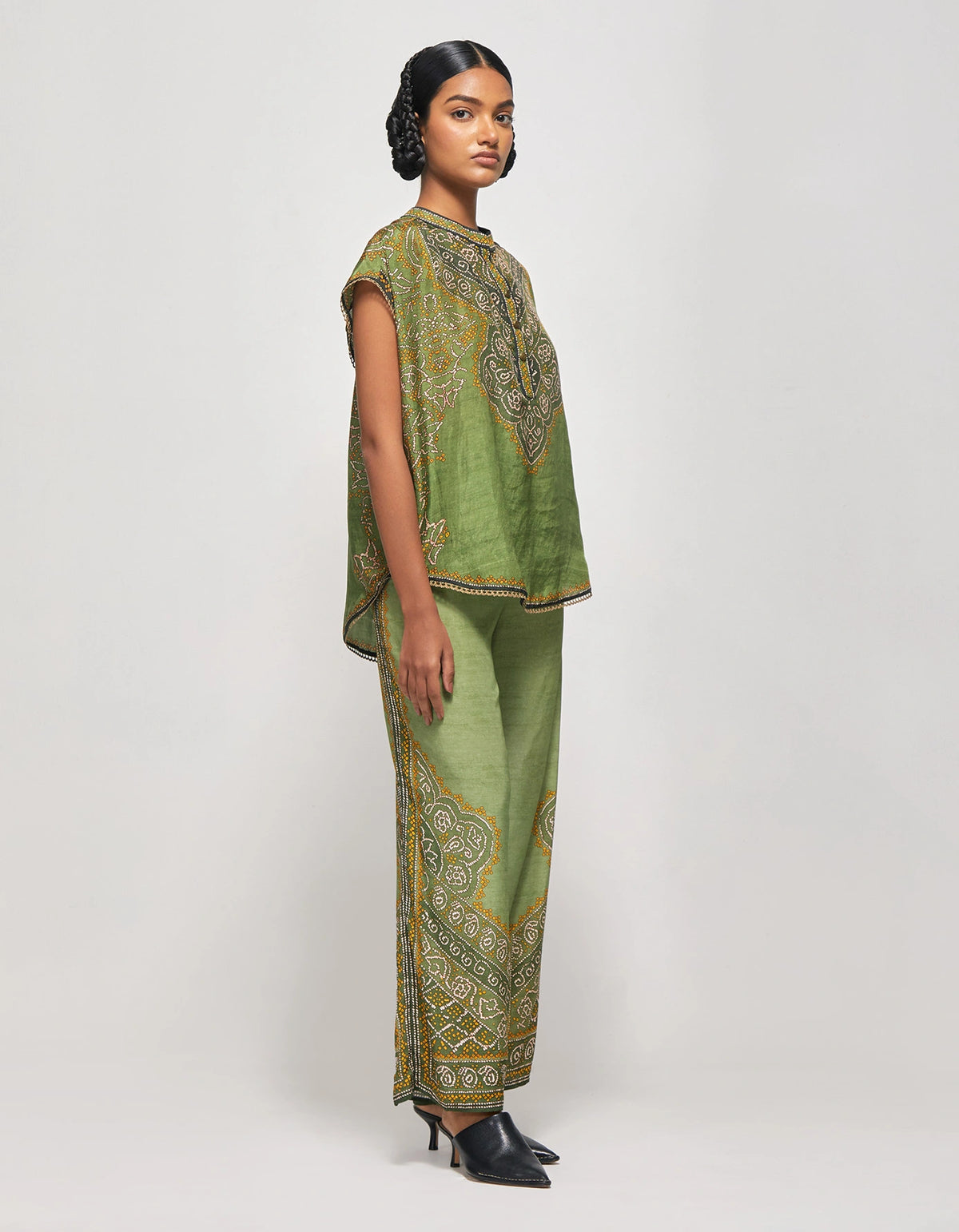 BANDHEJ : Martina