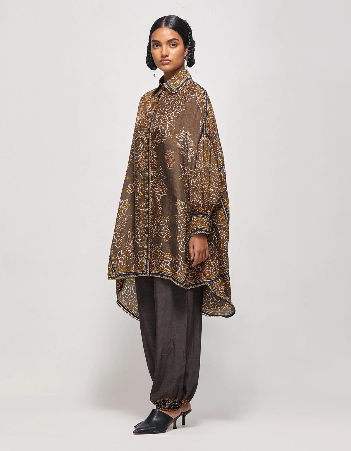 BANDHEJ : Nilomi