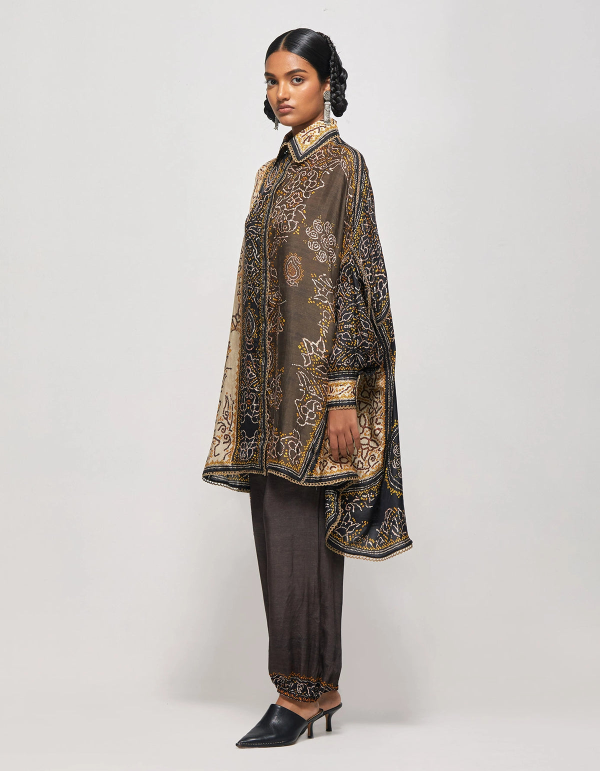 BANDHEJ : Nilomi
