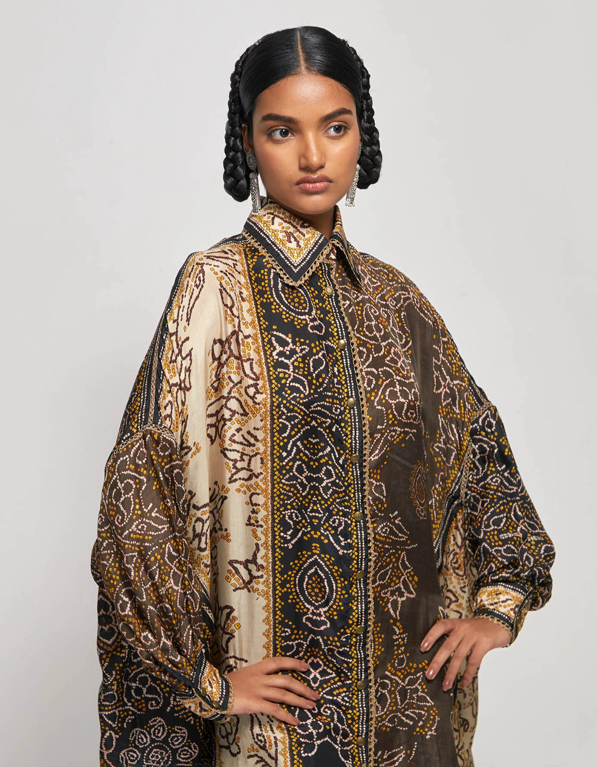 BANDHEJ : Nilomi