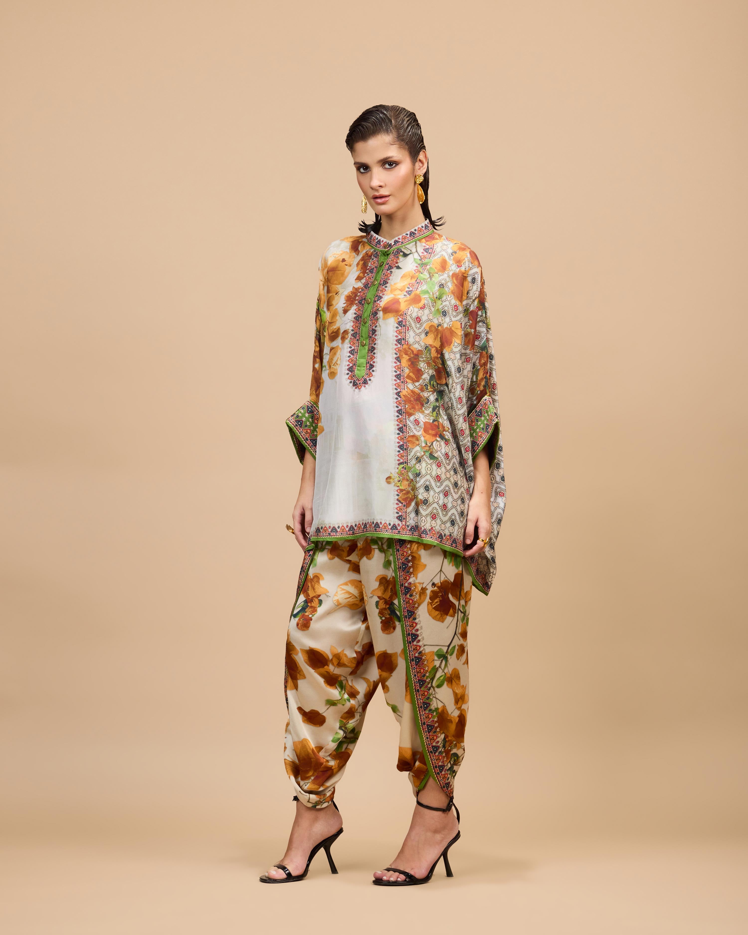 Letters to Juliet : Chanel/Sonth -  Mustard/Pale Gold