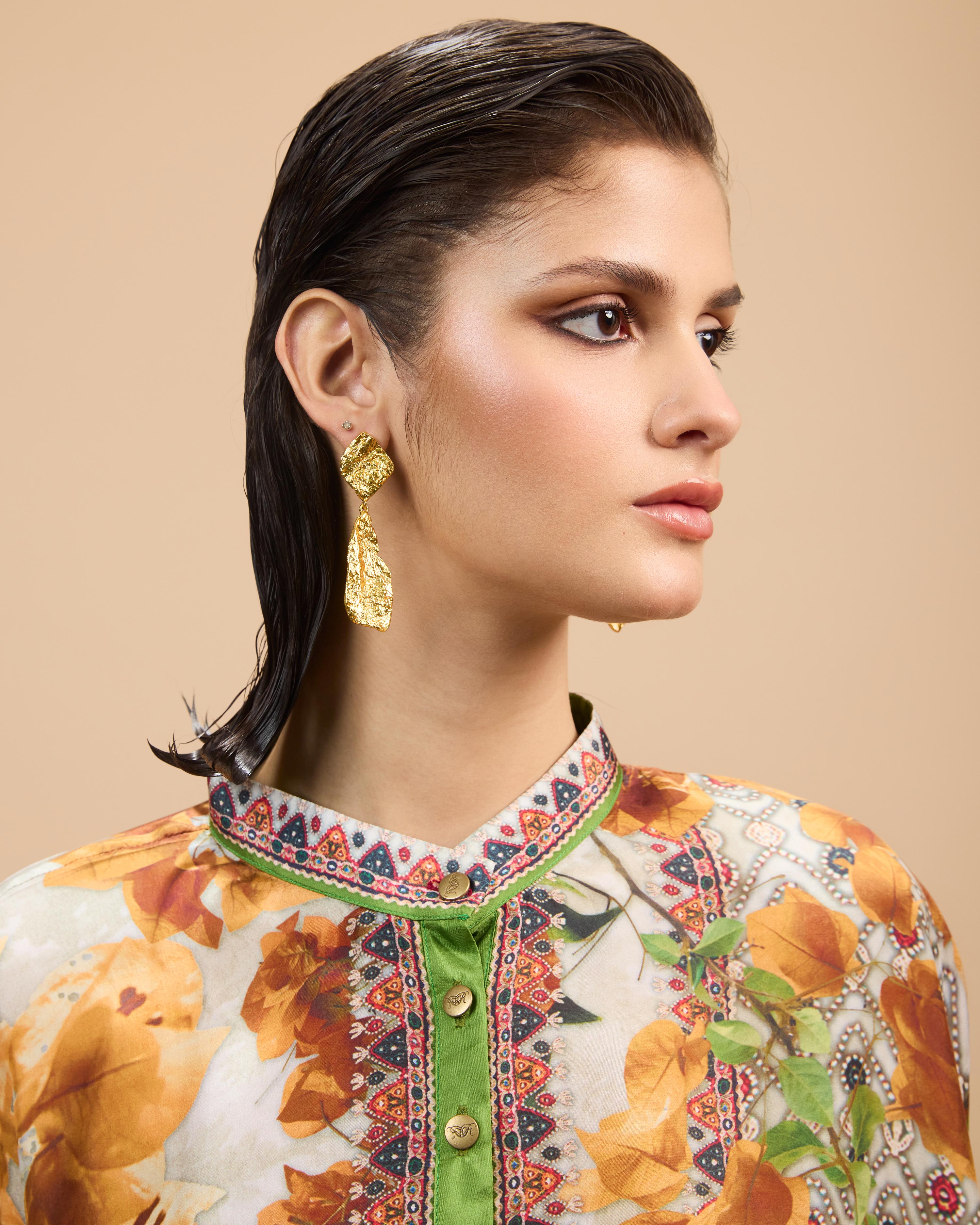 Letters to Juliet : Chanel/Sonth -  Mustard/Pale Gold