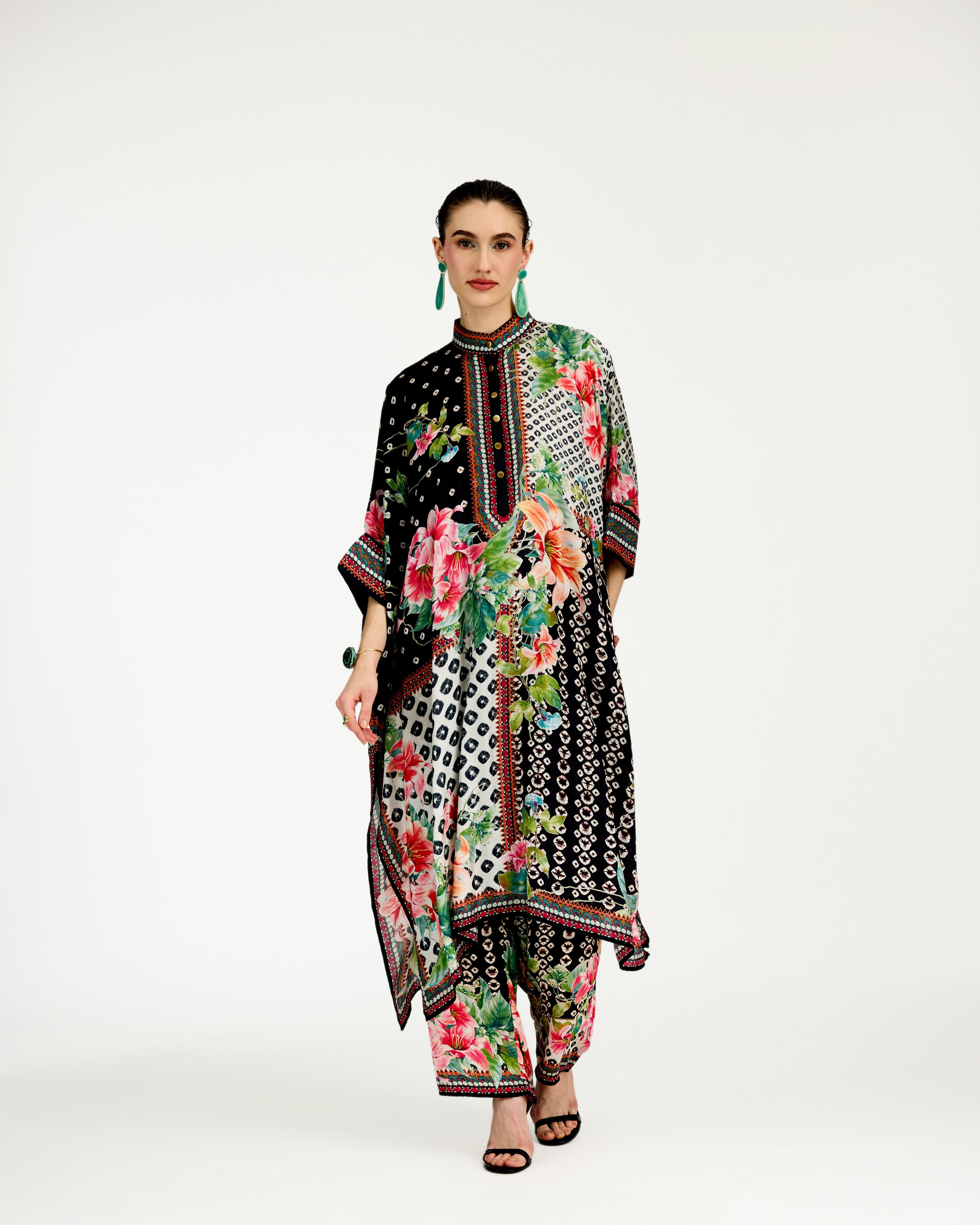 Lilium : Chantelle 42" - Black/White
