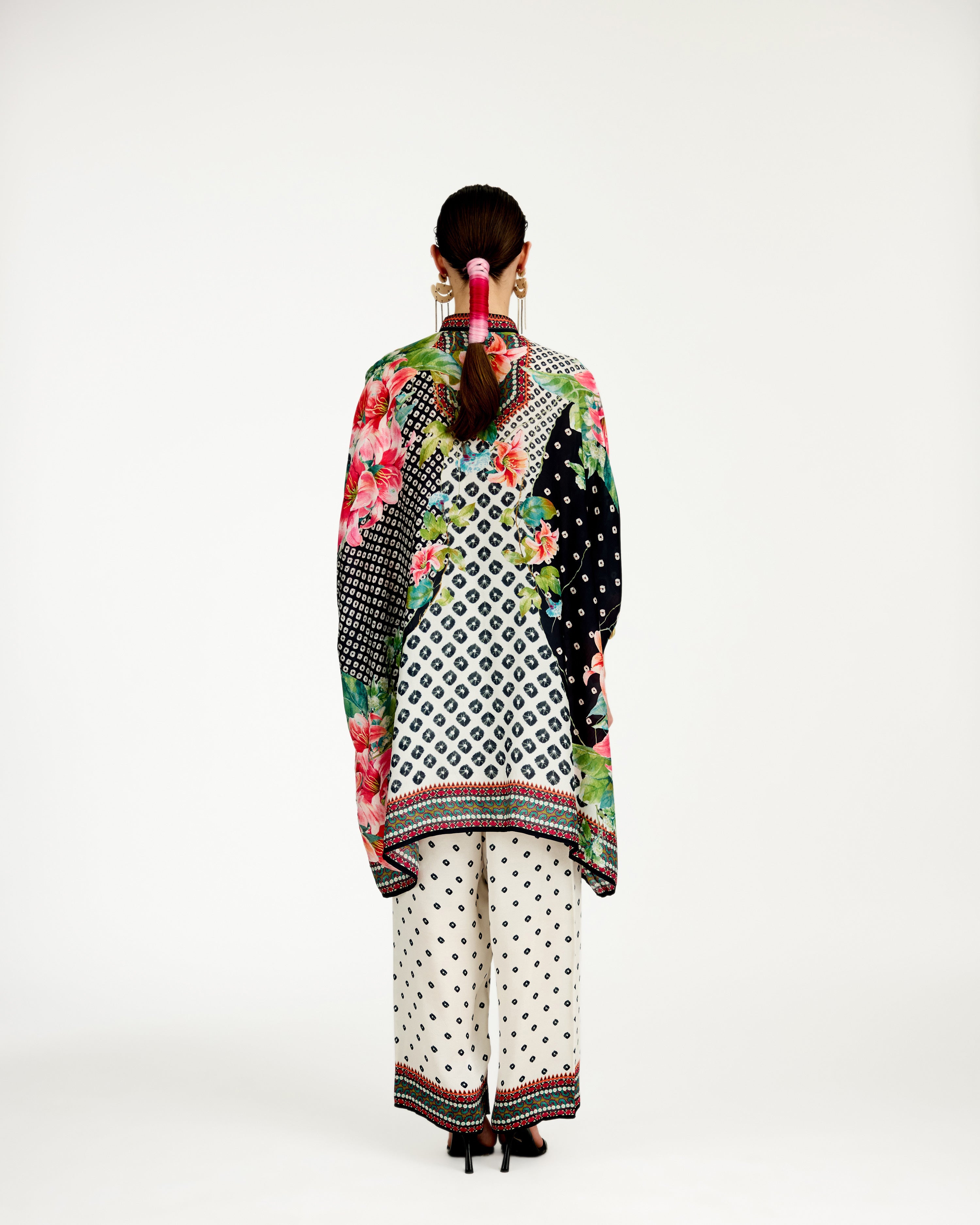 Lilium : Chanel 36" - White/Black