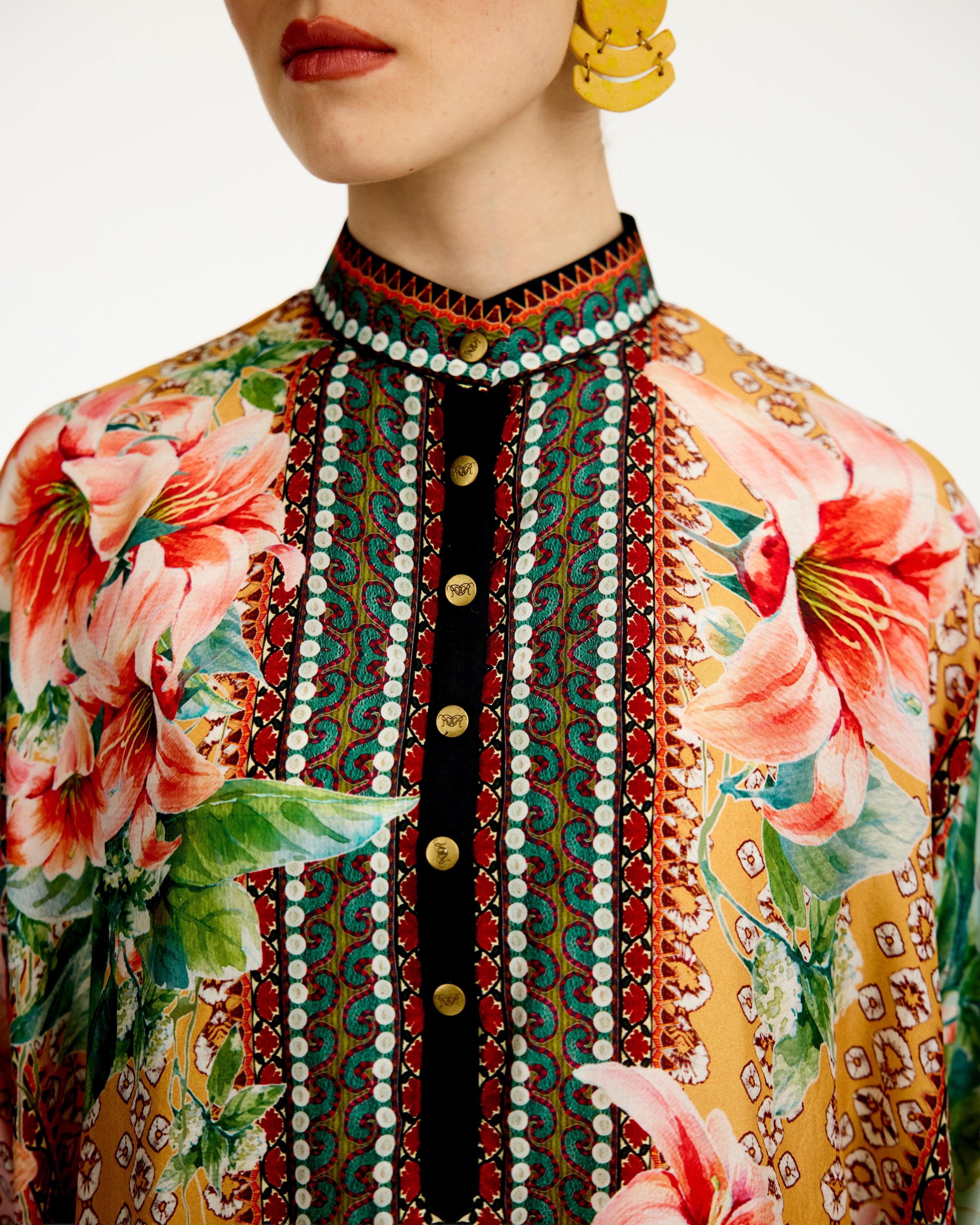 Lilium : Chanel 36" - Buttercup