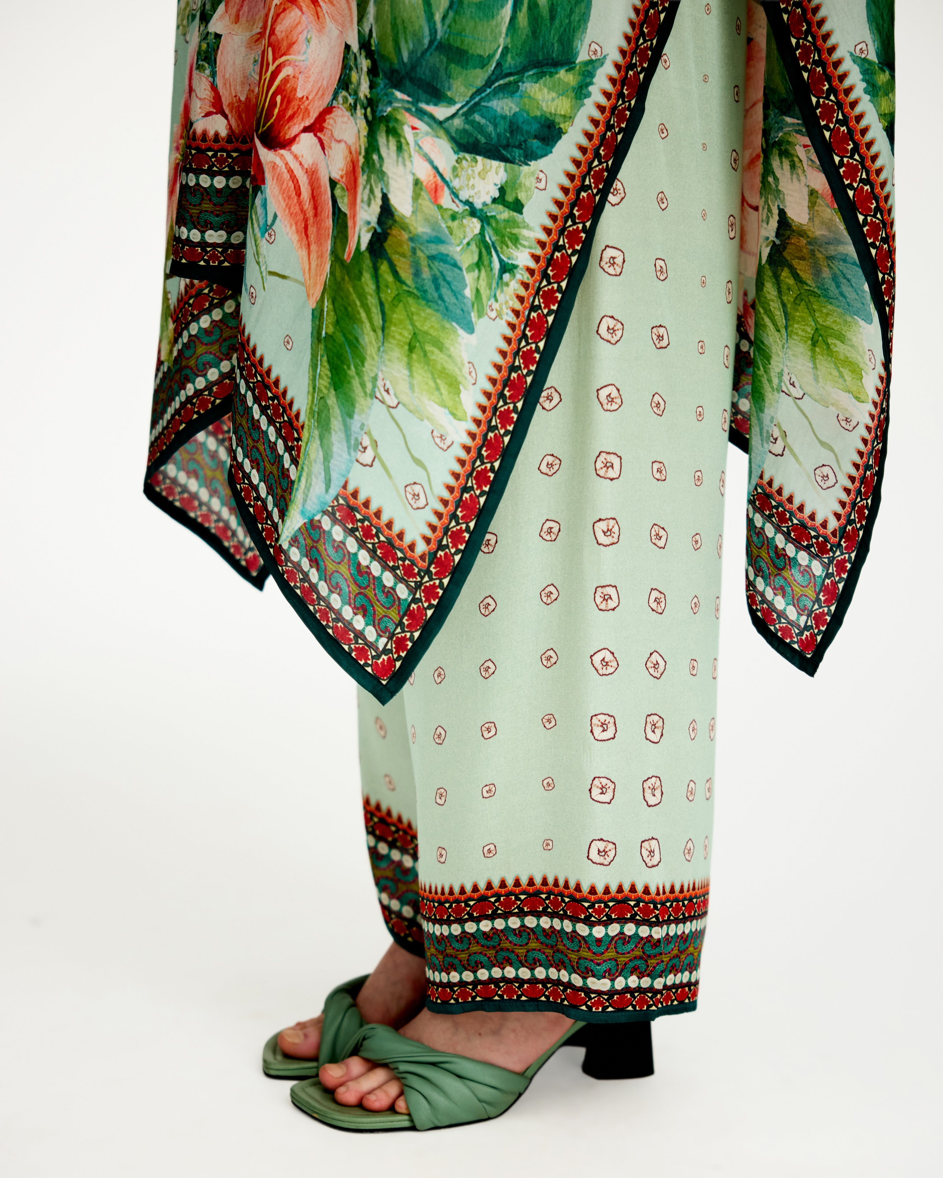 Lilium : Chantelle 42" - Peach/Mint