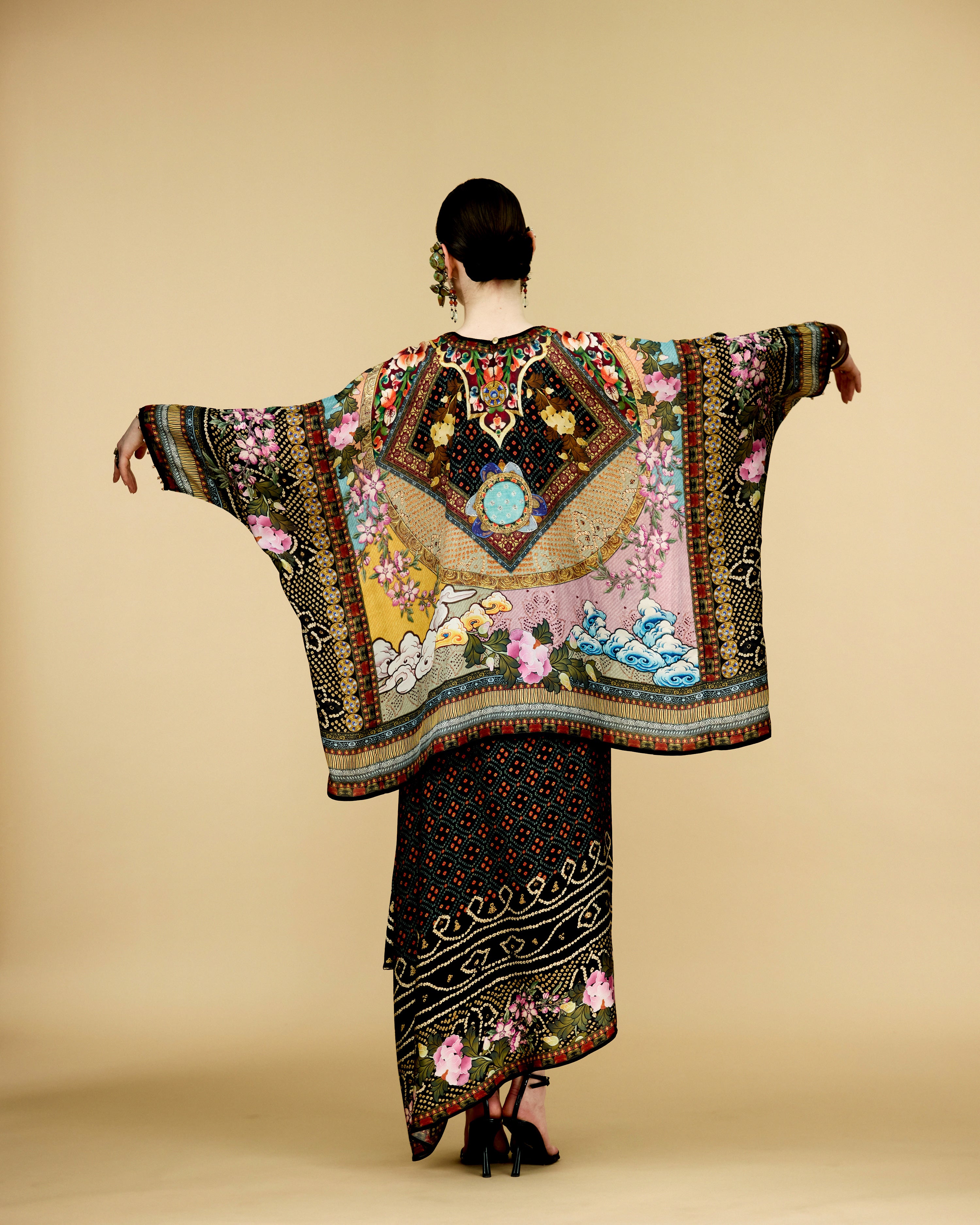 Ladakh : Insha - Black/Taupe