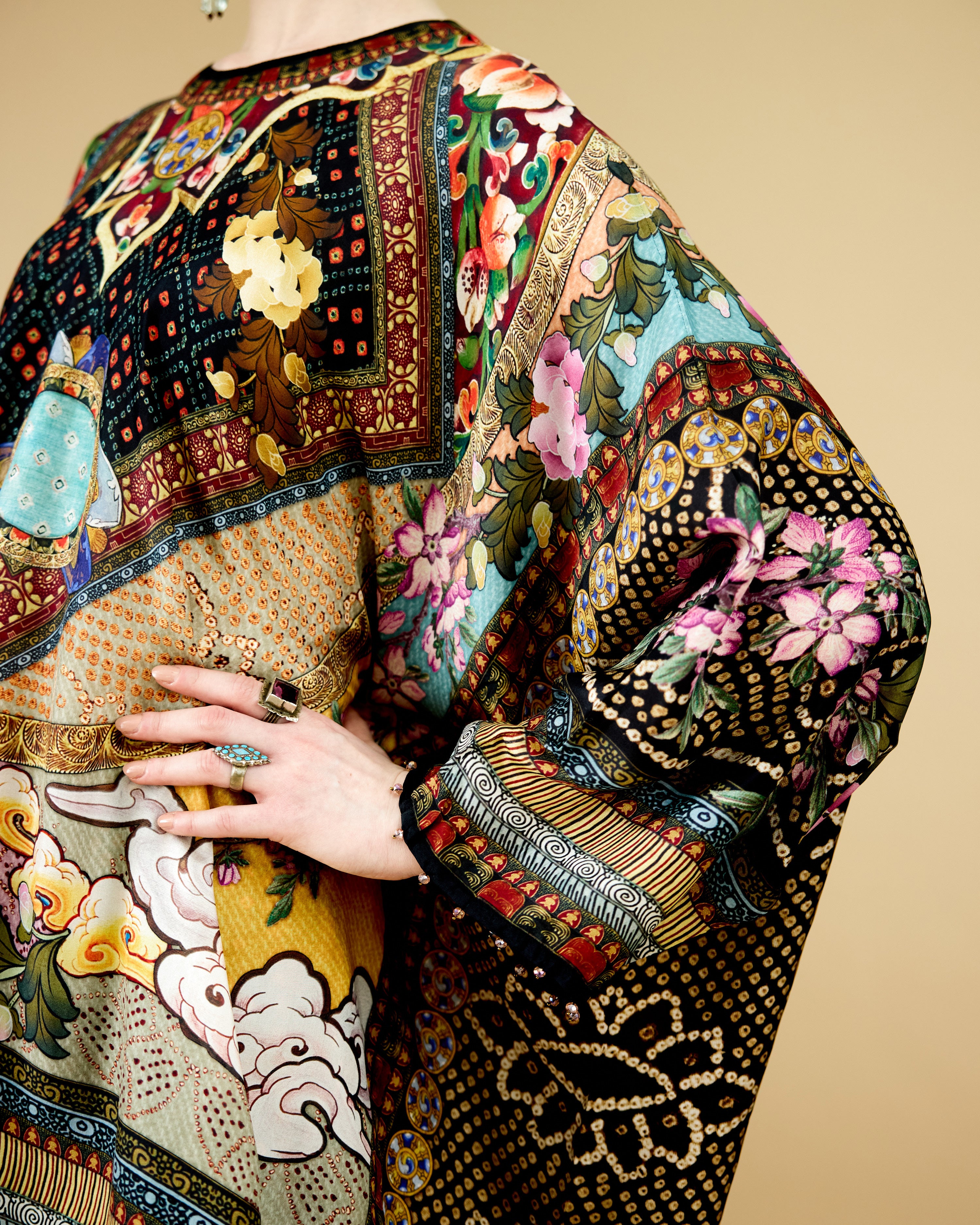 Ladakh : Insha - Black/Taupe
