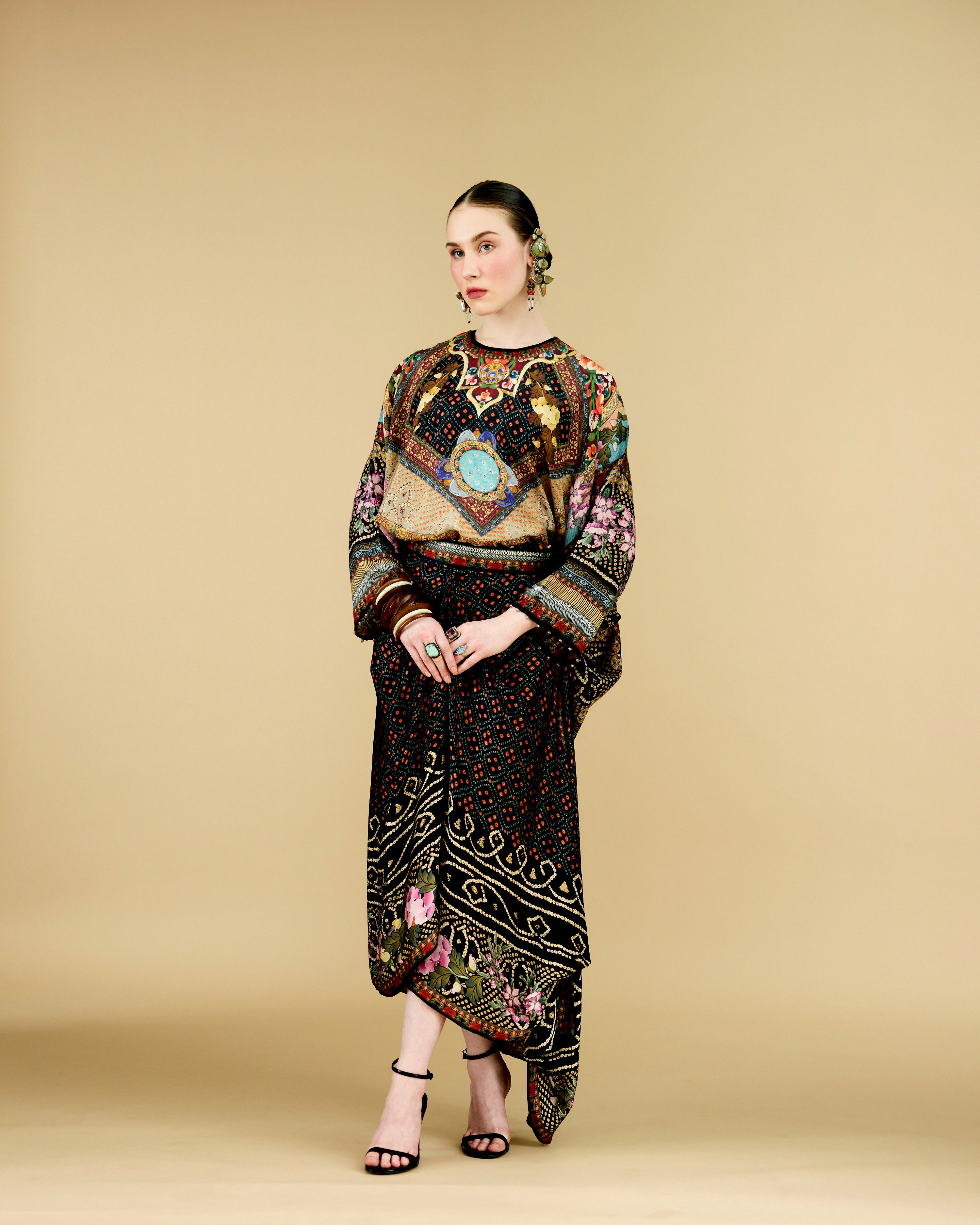 Ladakh : Insha - Black/Taupe