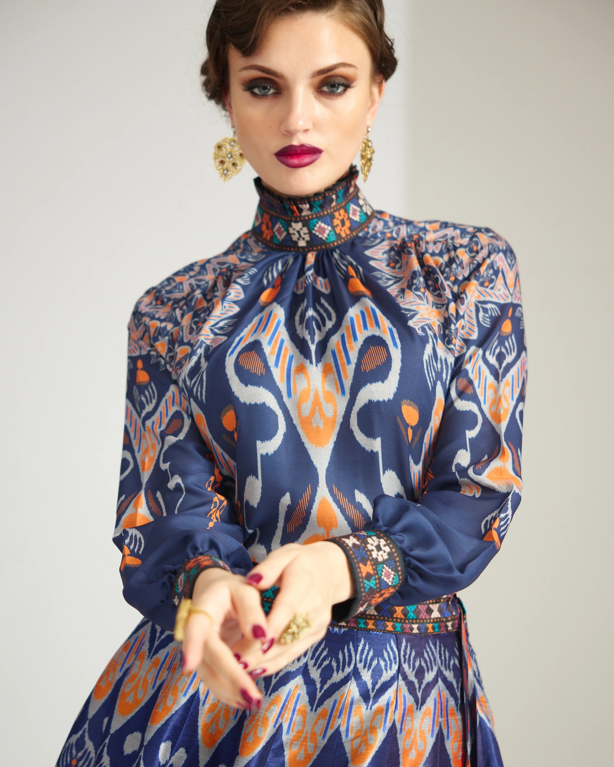 FERUZA : Larisa