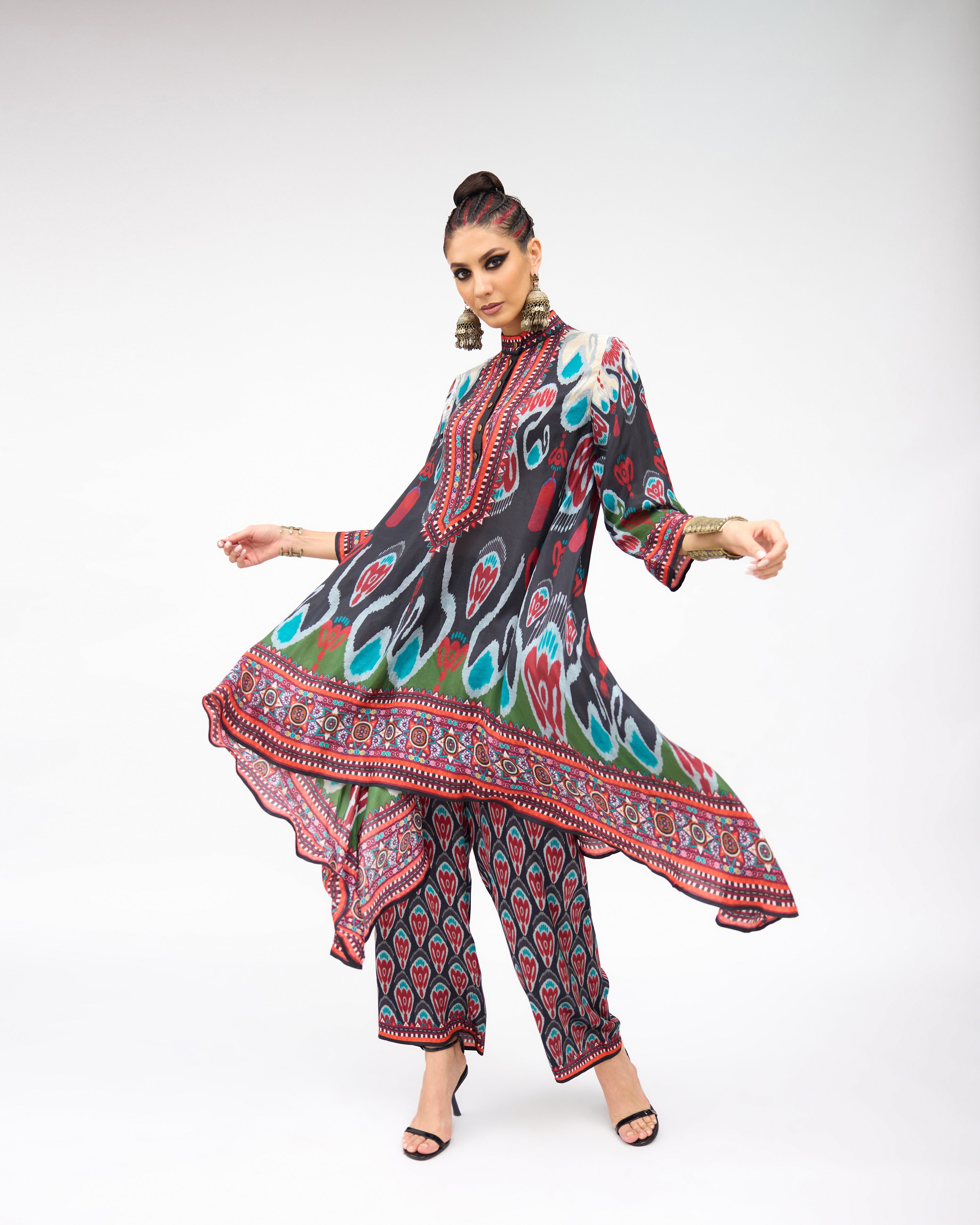Tangier : Navya - Charcoal/Multi