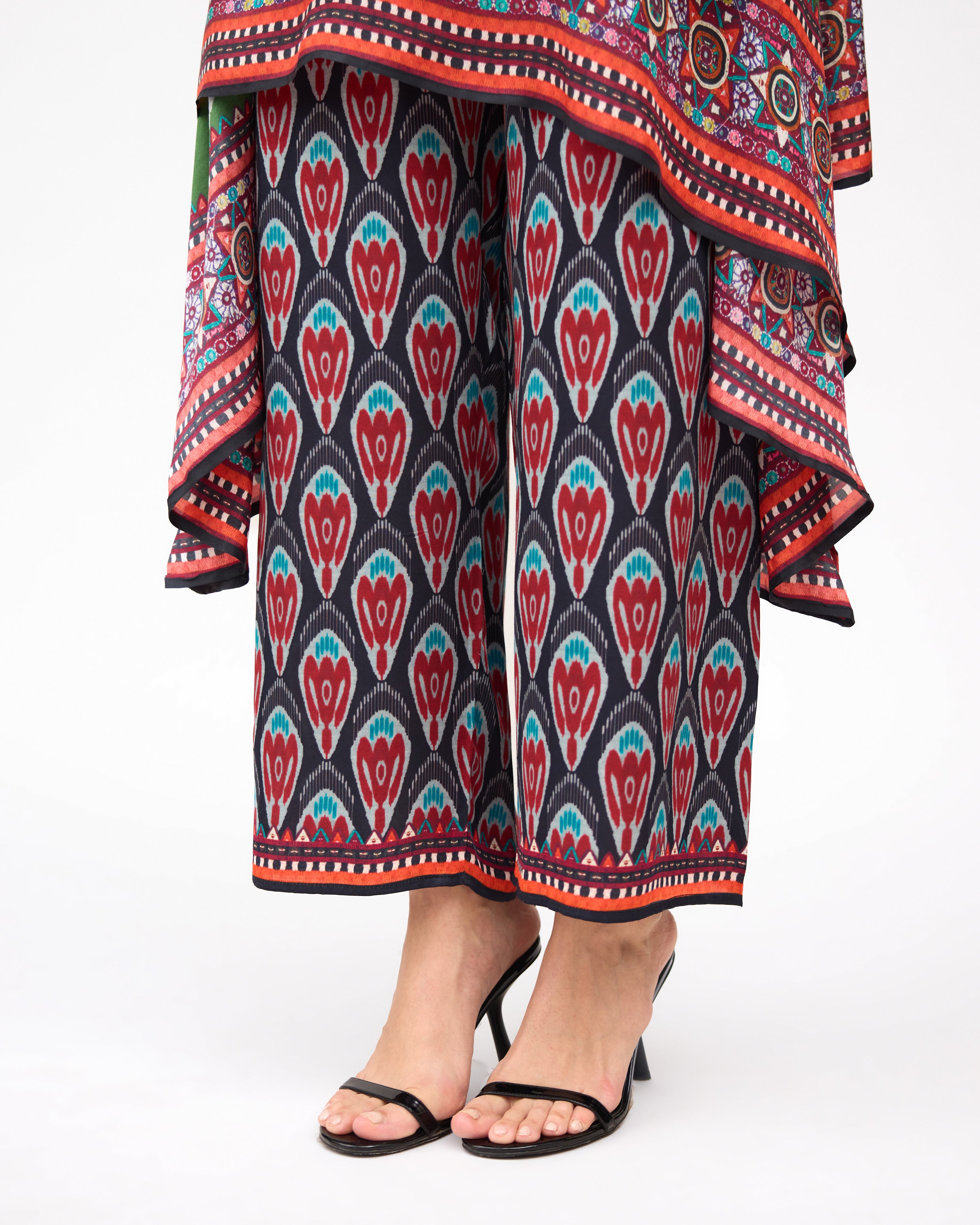 Tangier : Navya - Charcoal/Multi