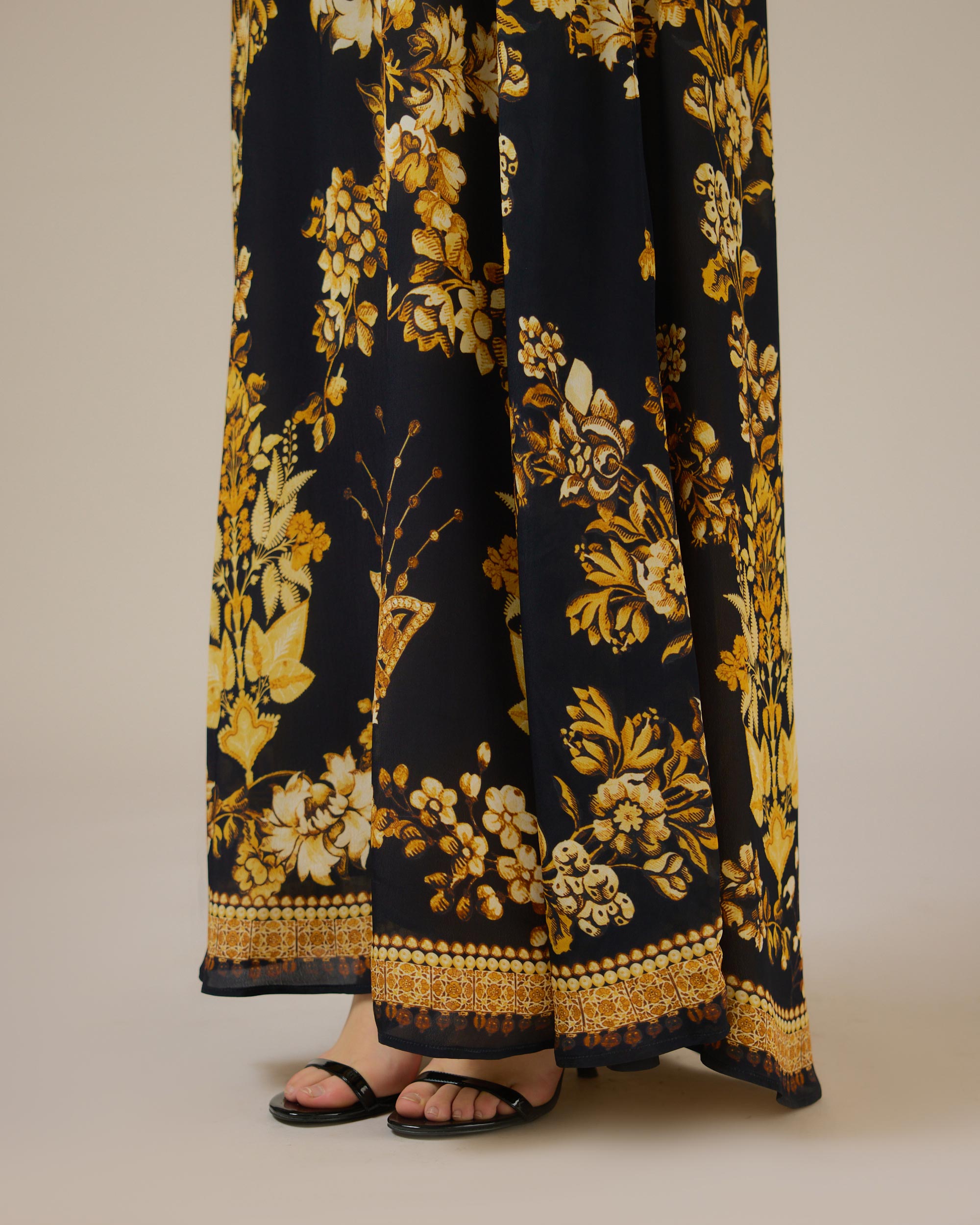 Nizam : Chanel - Black/Gold