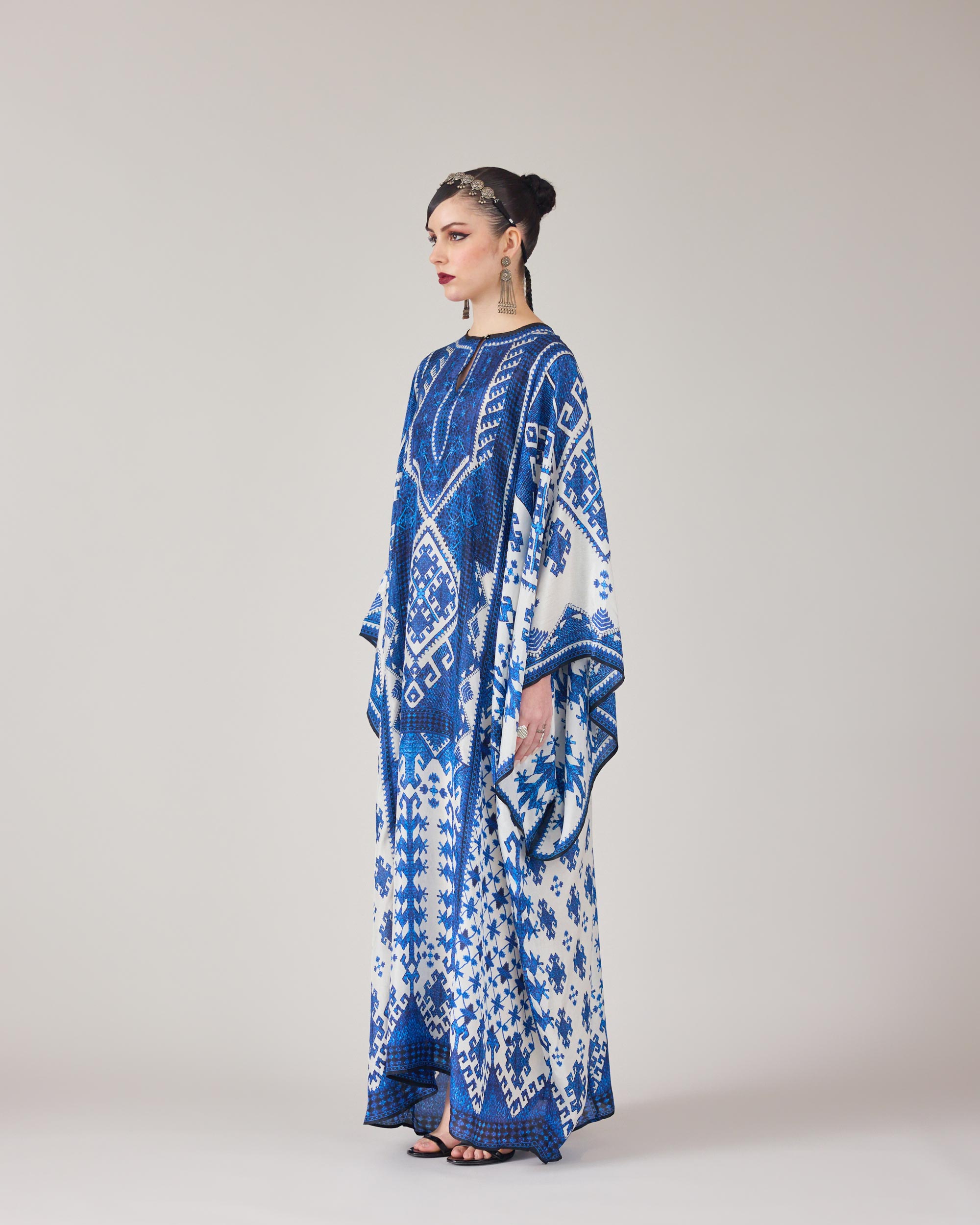 Phulkari : Beatrice