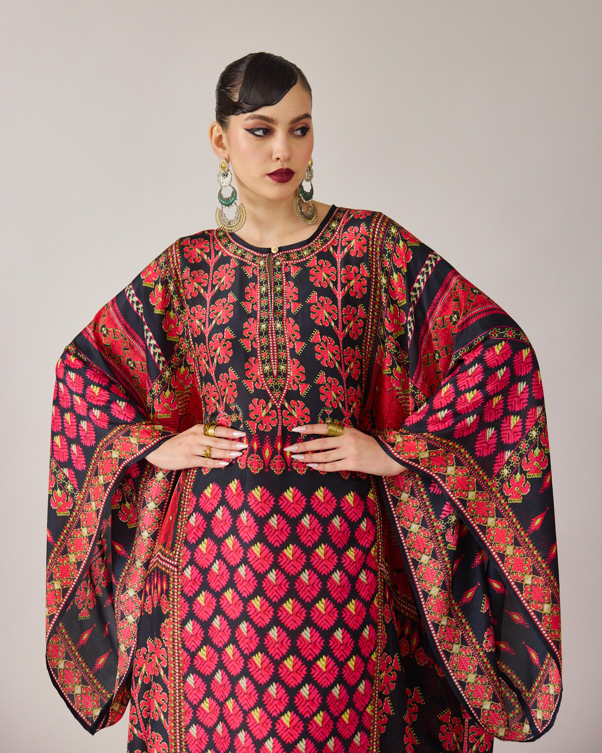 Phulkari : Beatrice