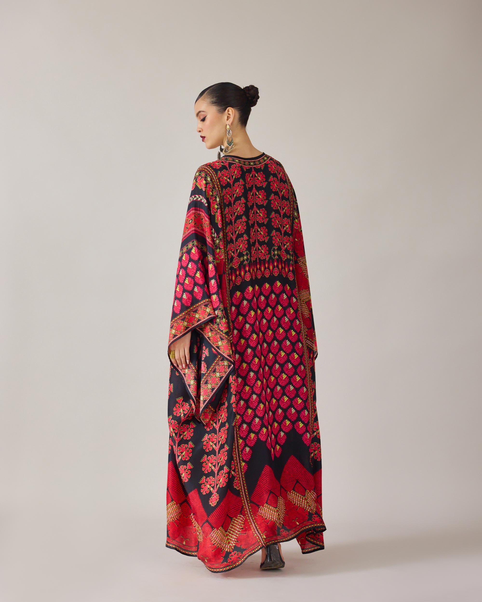 Phulkari : Beatrice