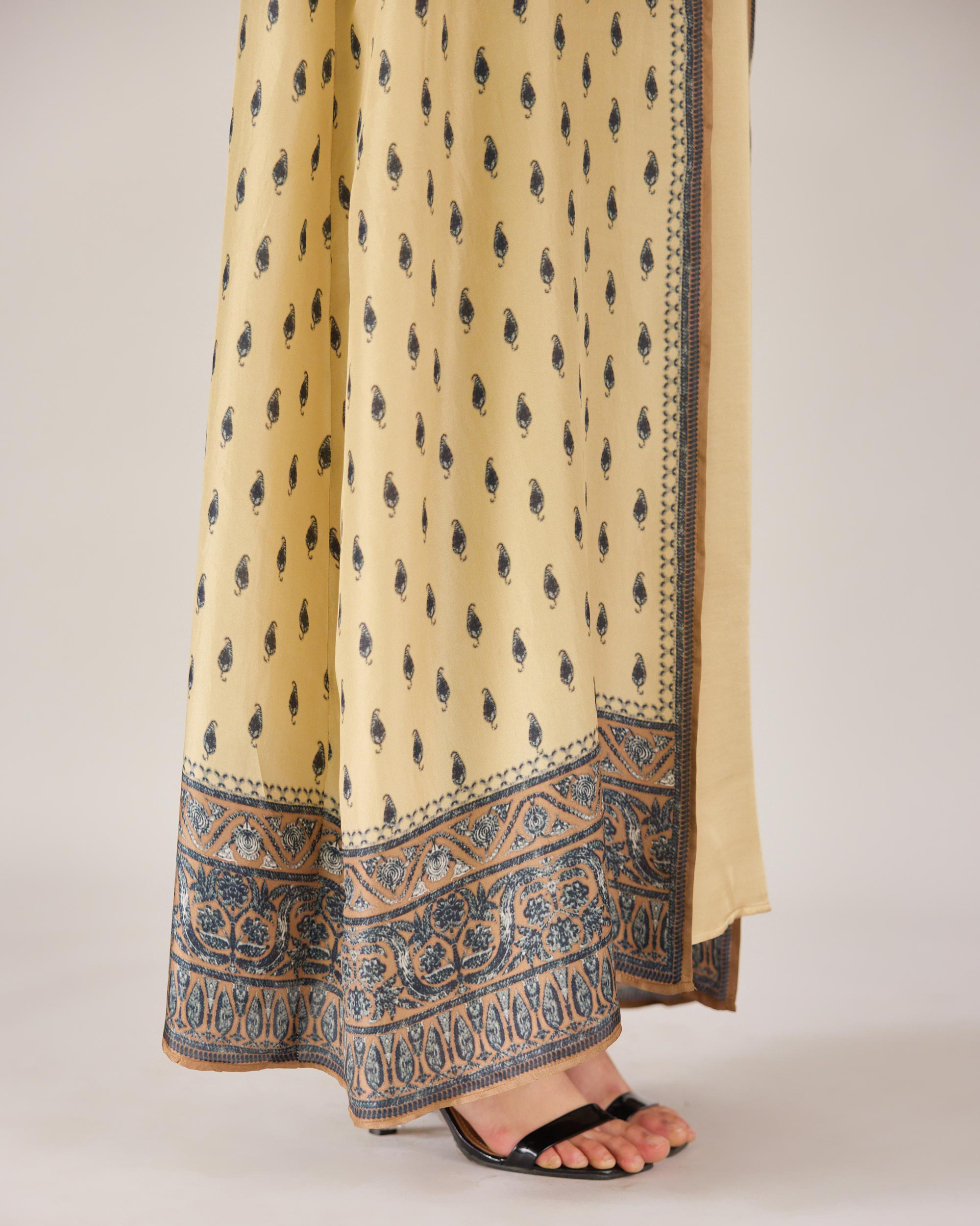 Zari : Kimono Set