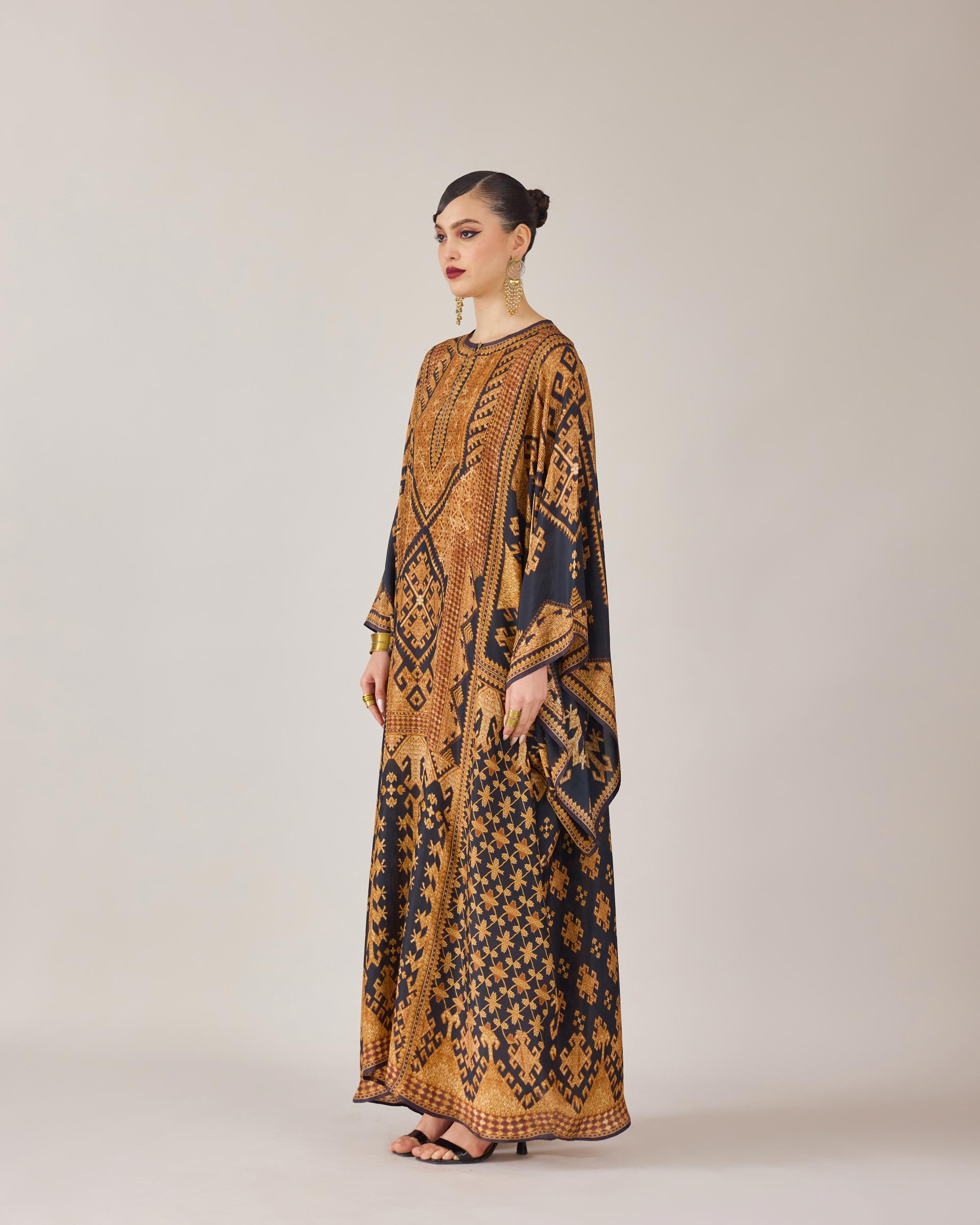Phulkari : Beatrice