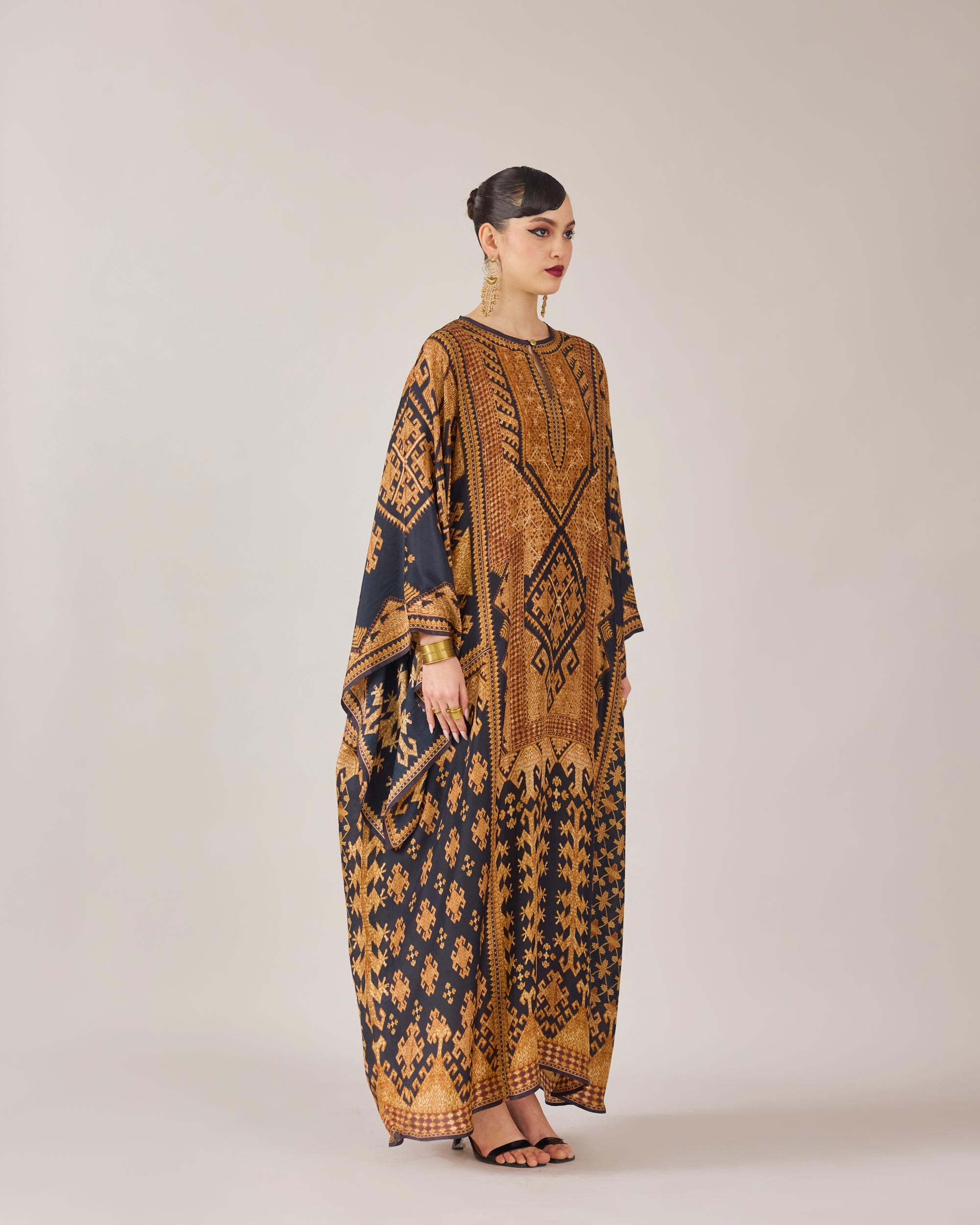 Phulkari : Beatrice