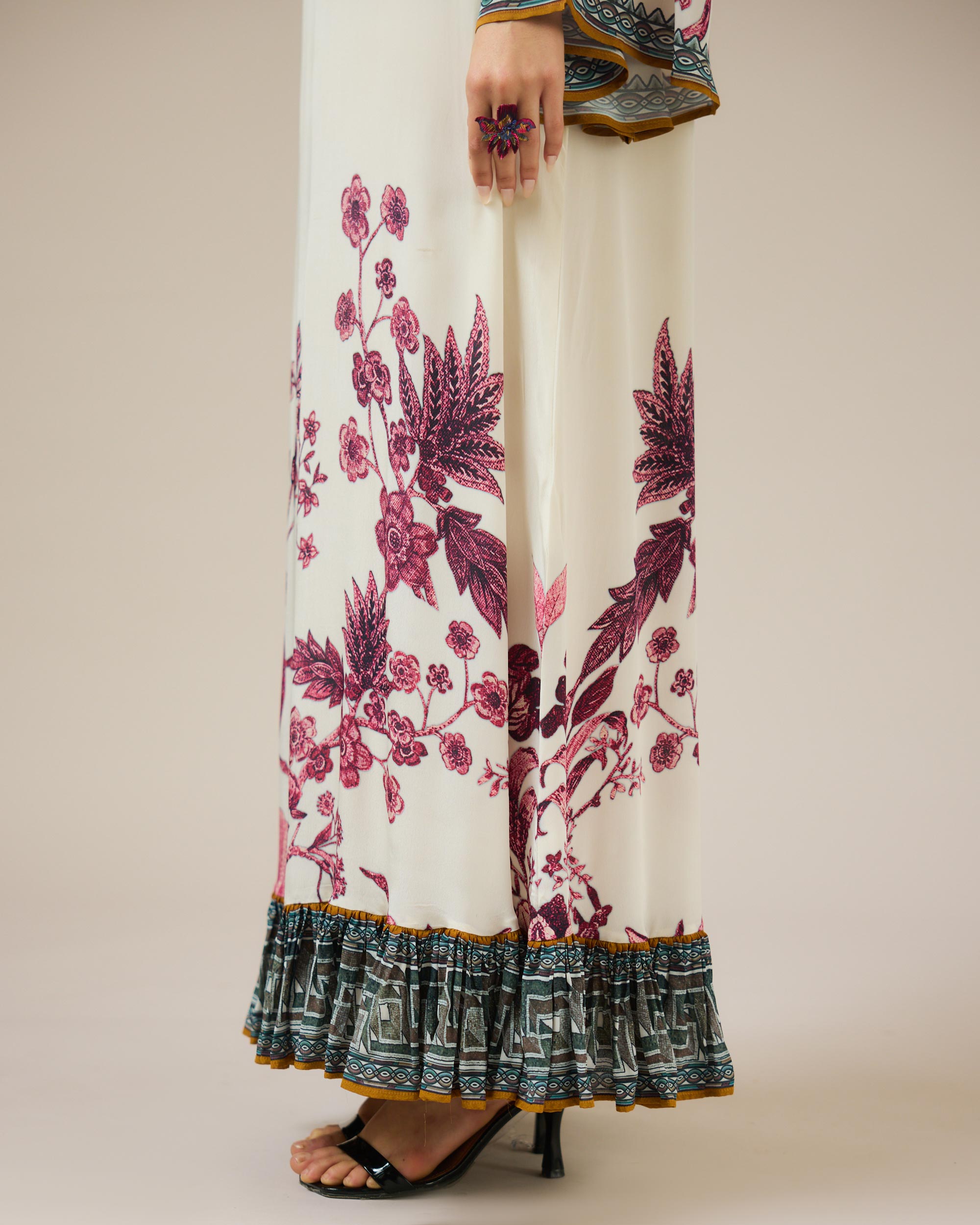 Florence : Barkha - Ivory/Raspberry