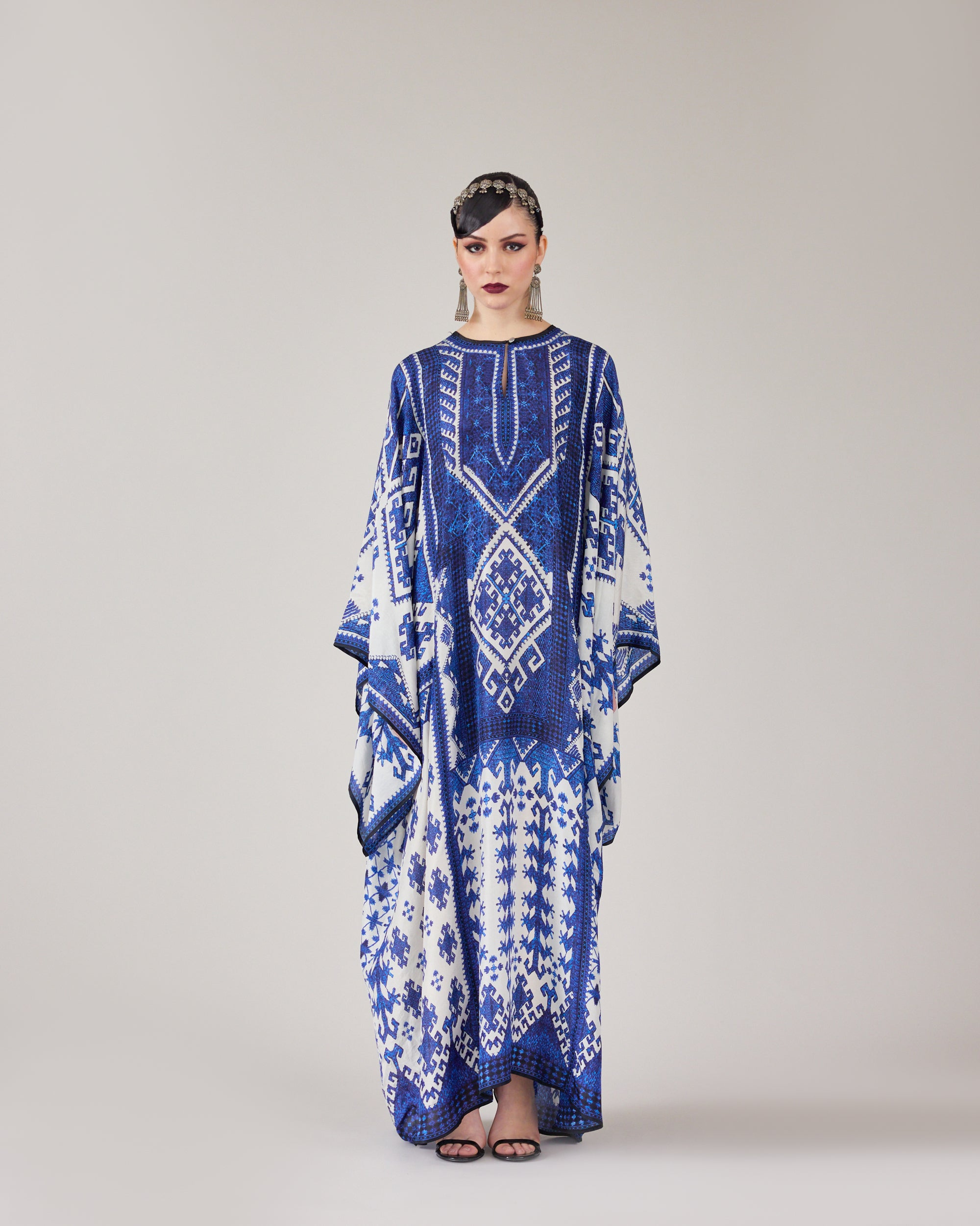 Phulkari : Beatrice