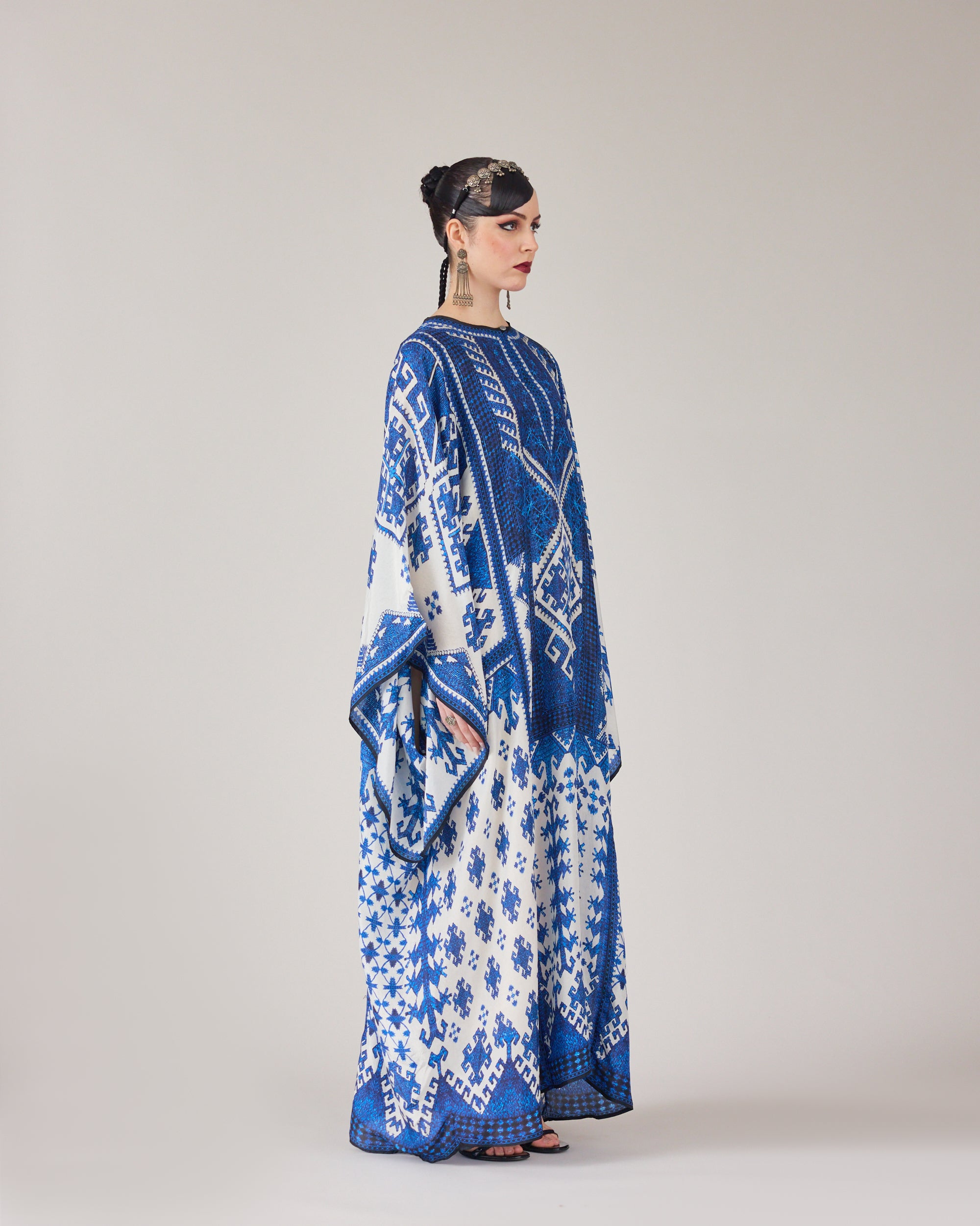 Phulkari : Beatrice