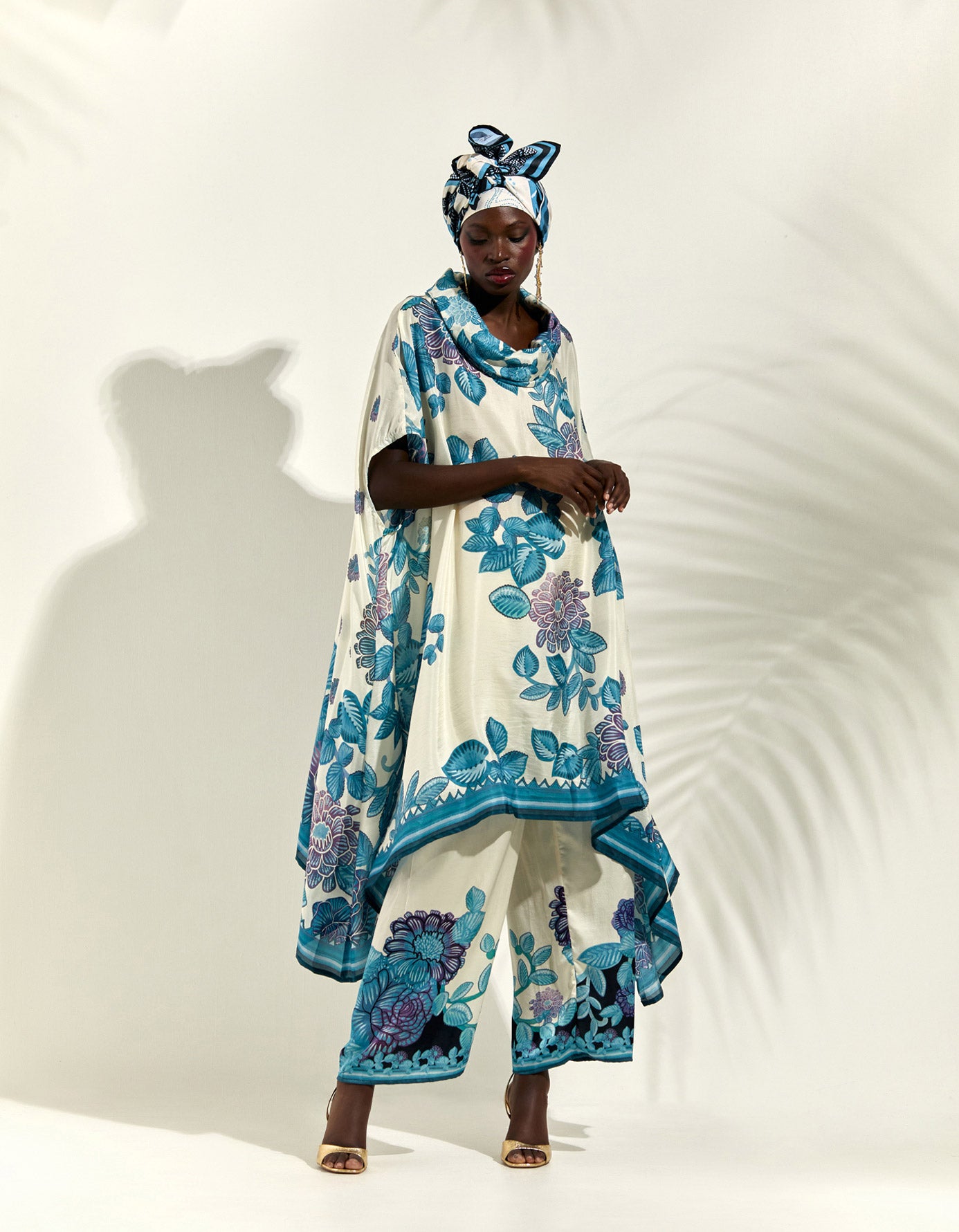 Jamaica : Lavanya - Ivory/Blue