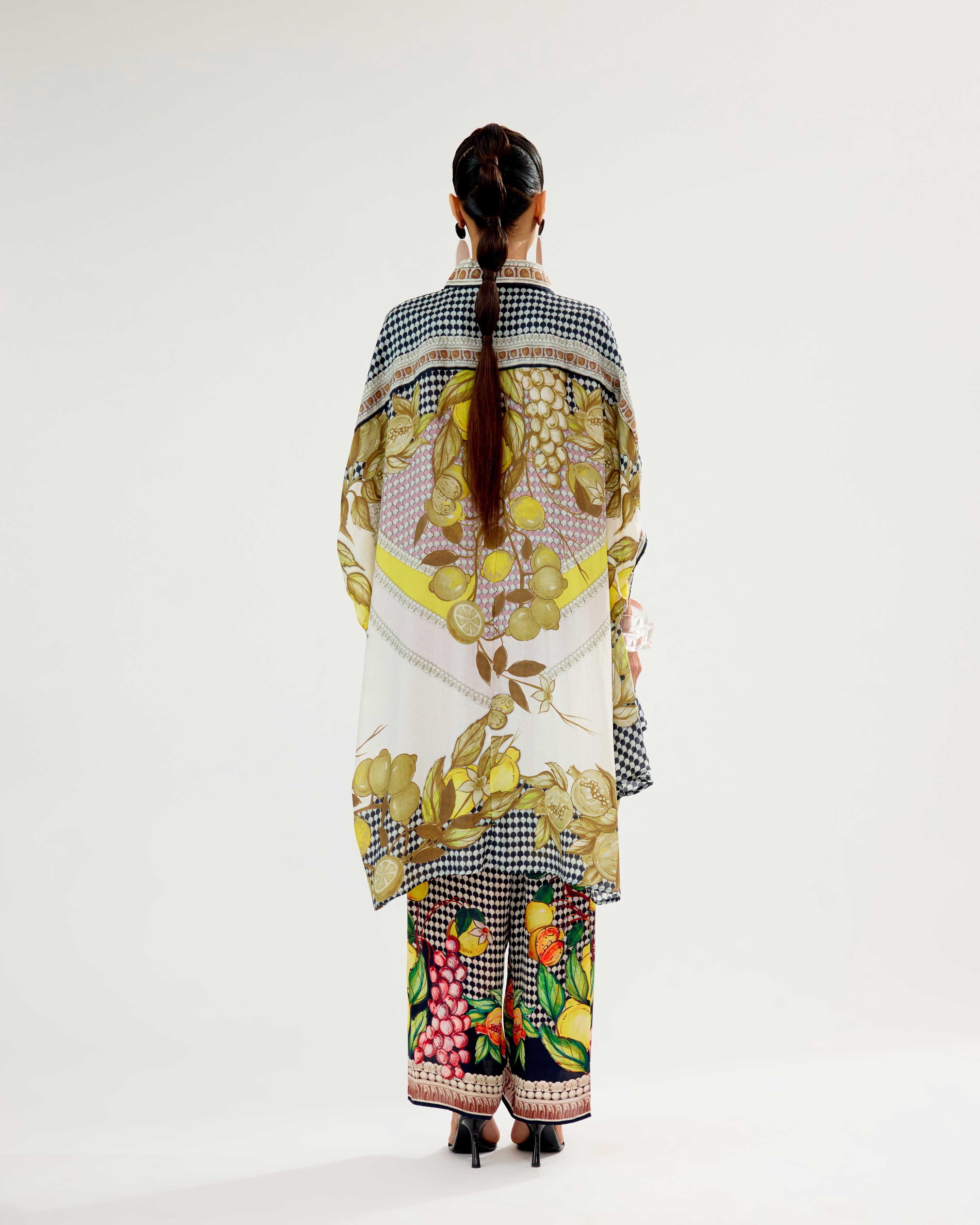 Orvieto : Kamara - Ivory/Black