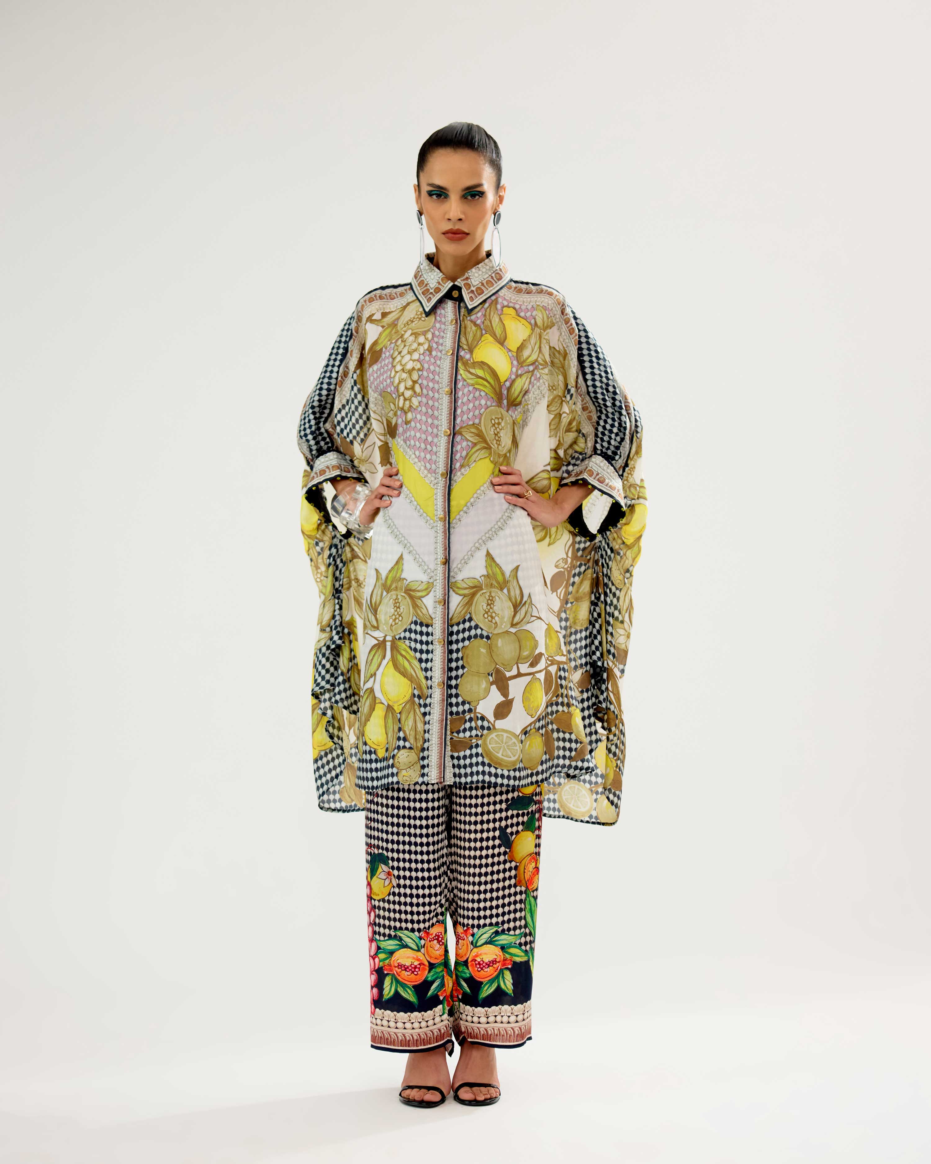 Orvieto : Kamara - Ivory/Black