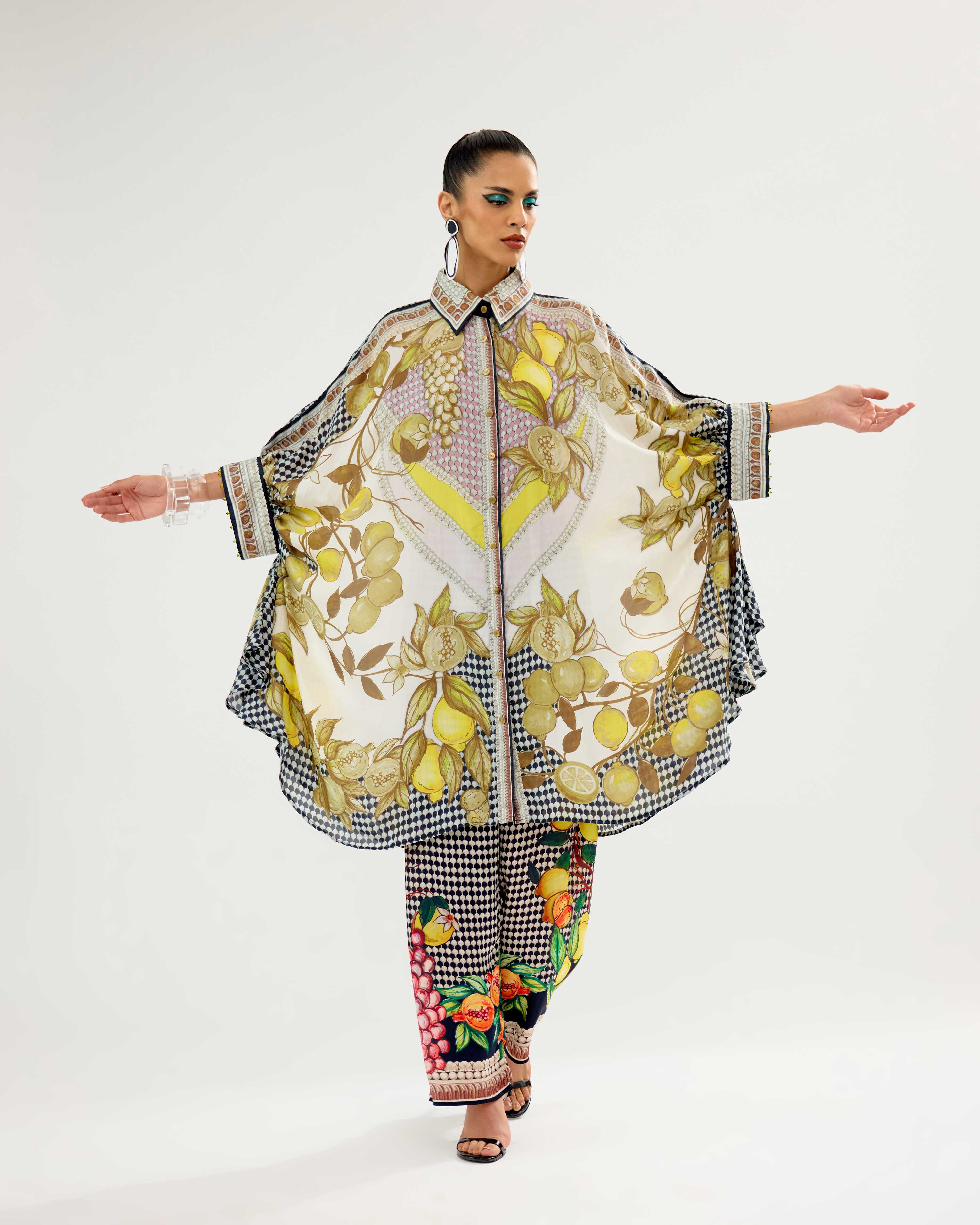 Orvieto : Kamara - Ivory/Black
