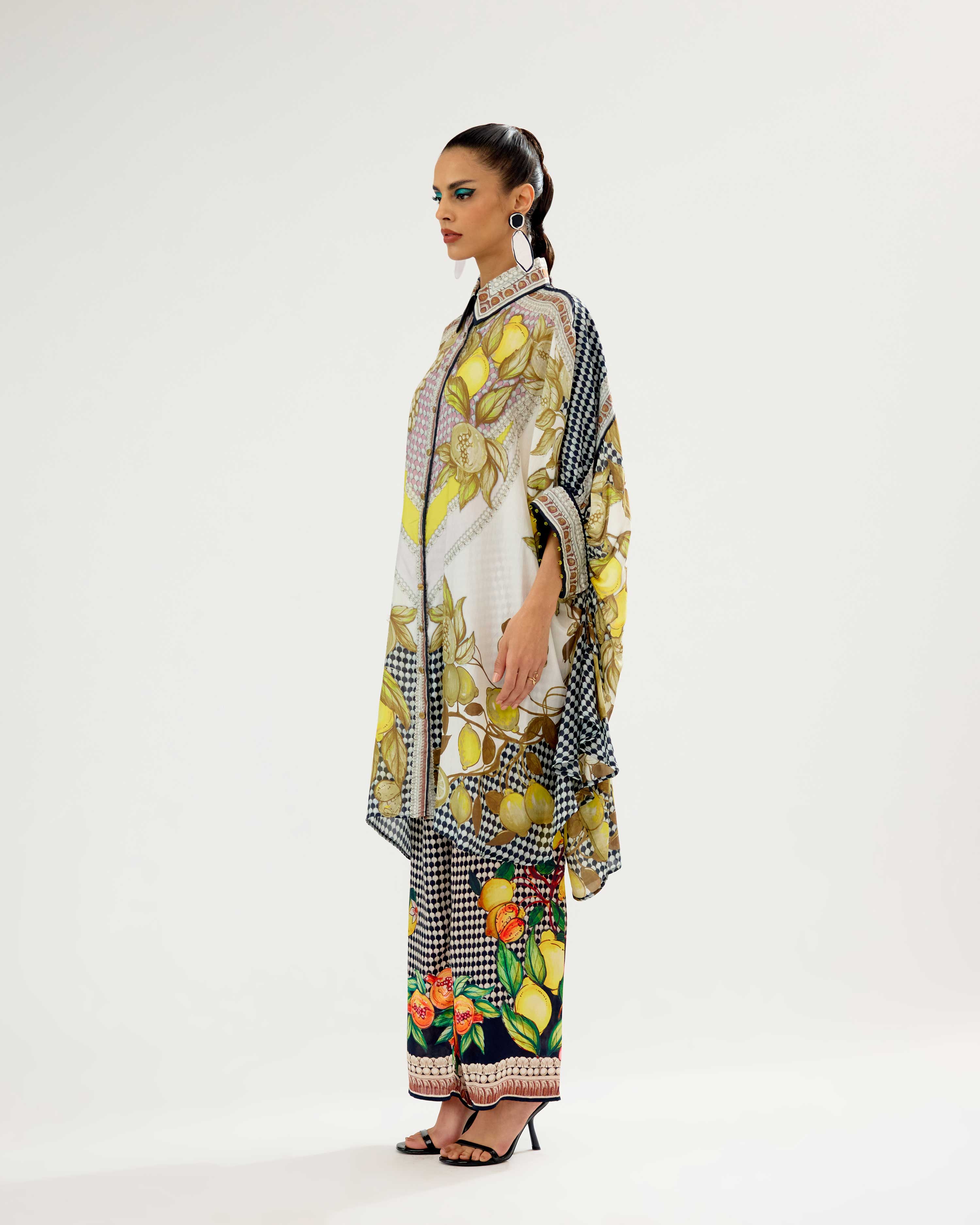 Orvieto : Kamara - Ivory/Black