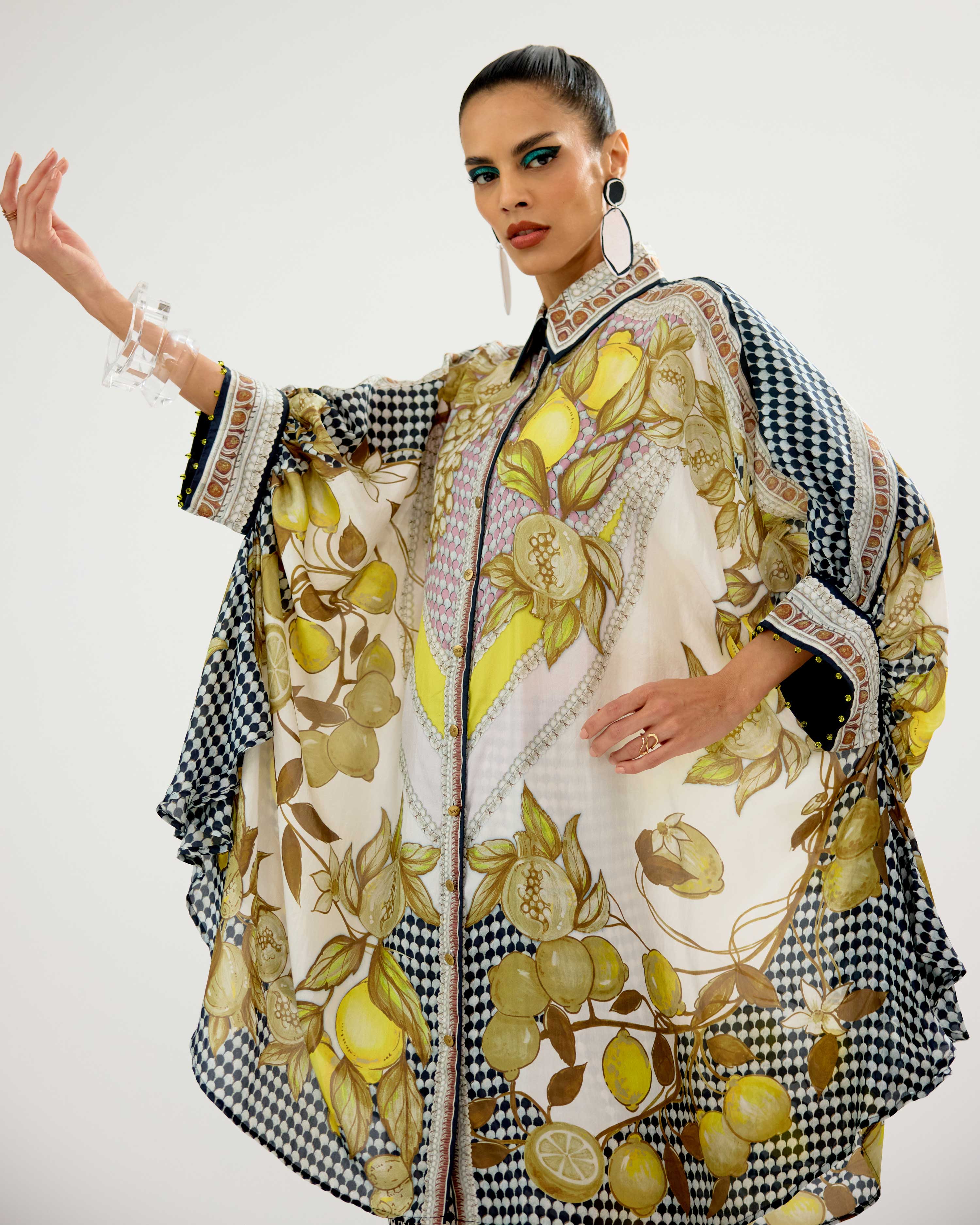 Orvieto : Kamara - Ivory/Black