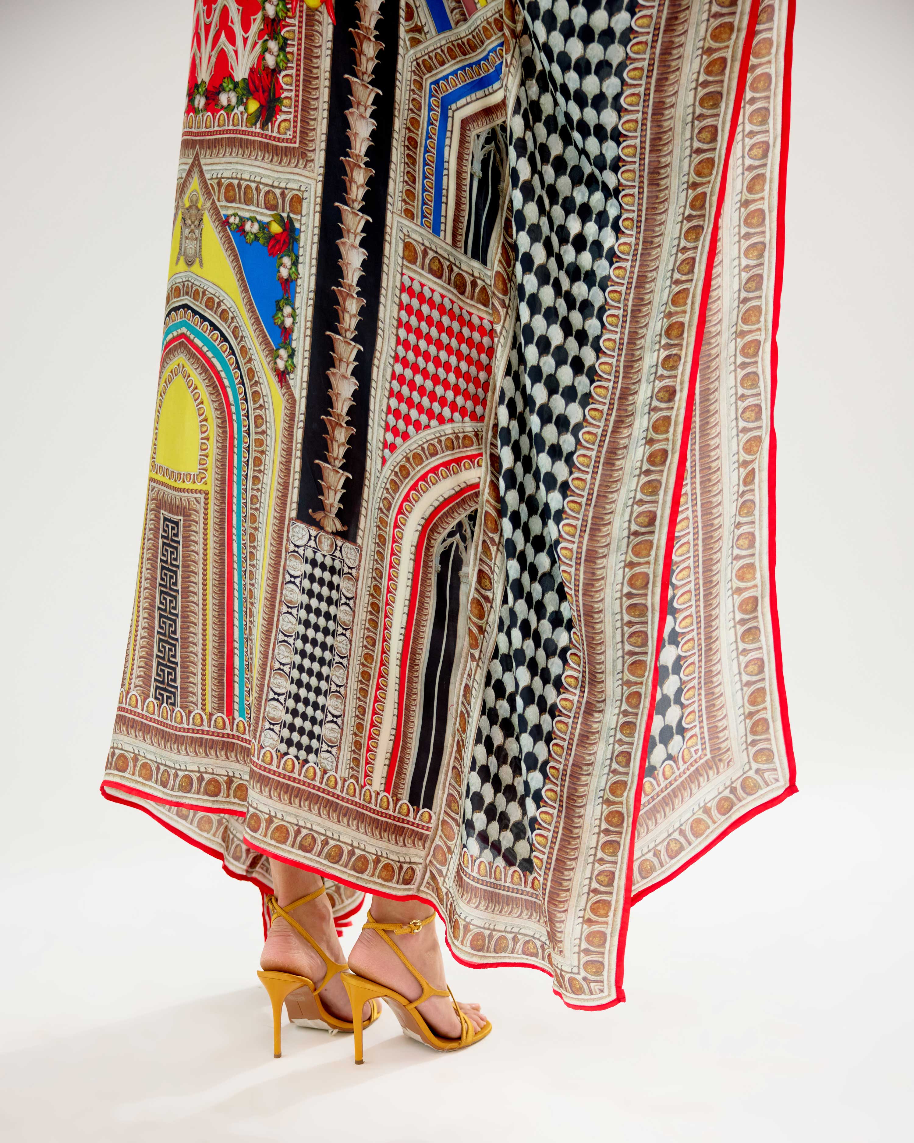 Orvieto : Sharifa - Black/Red