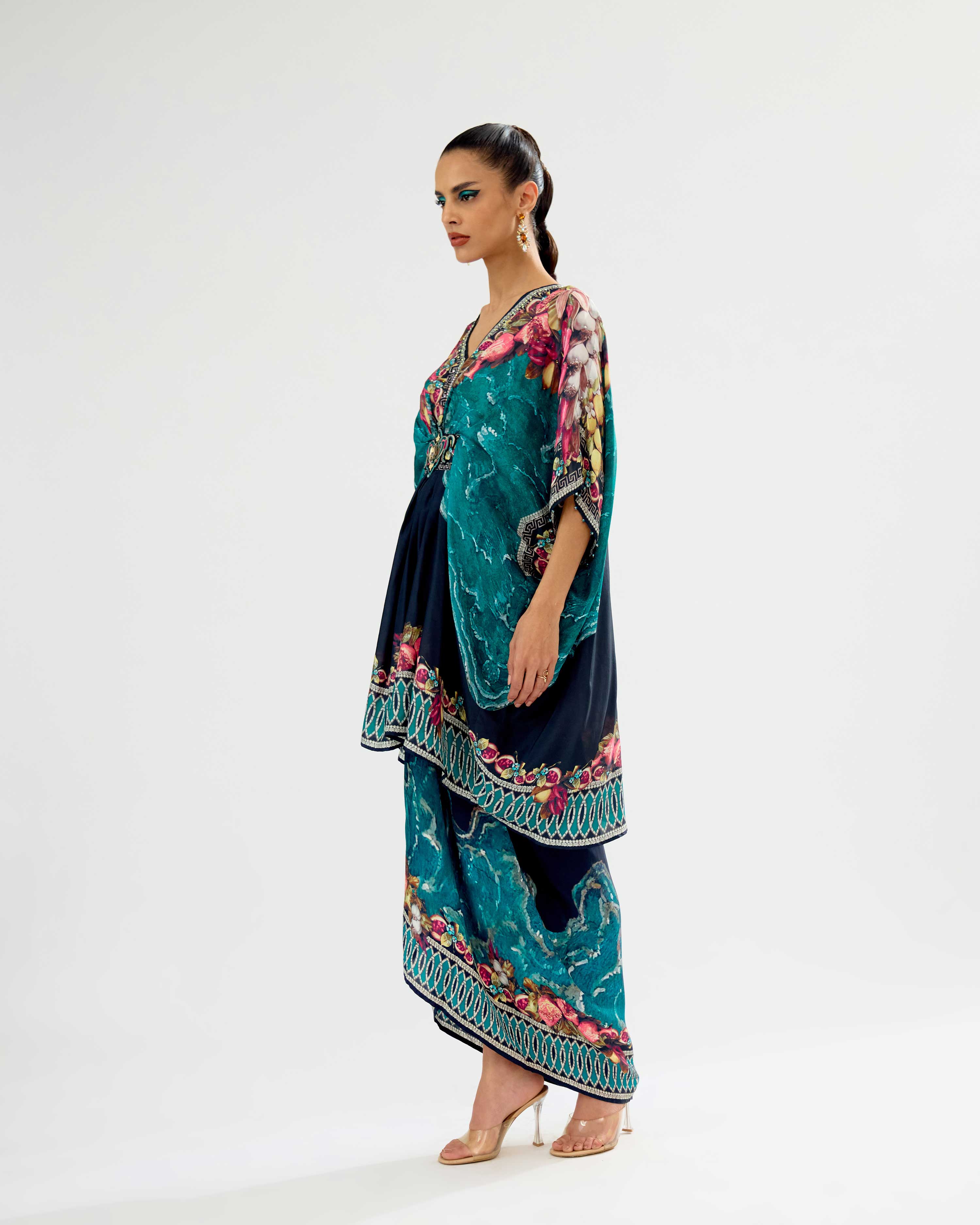 Orvieto : Maya/Indonesia - Teal/Black