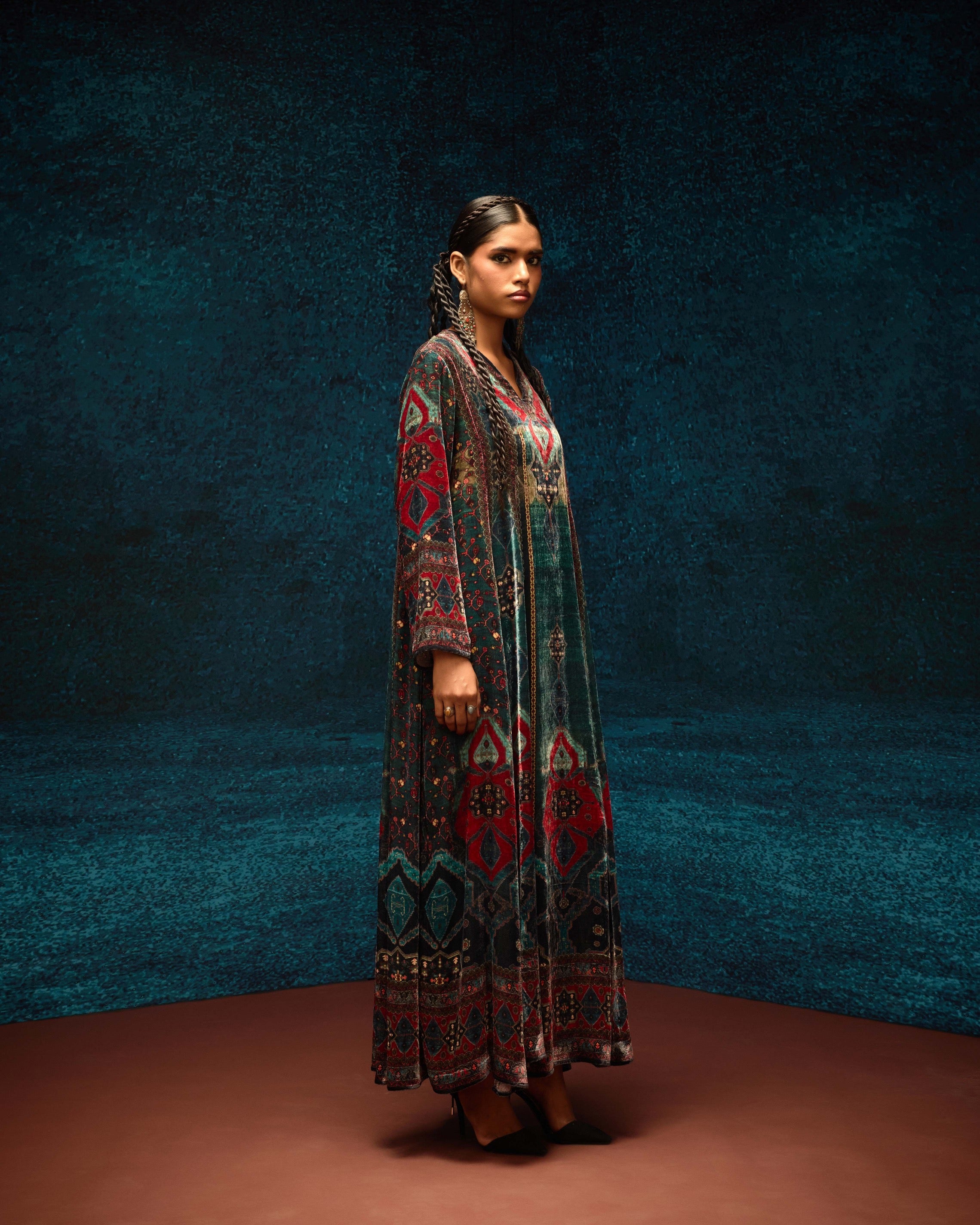 Ajrakh/Shiraz : Adavi - Black/Red