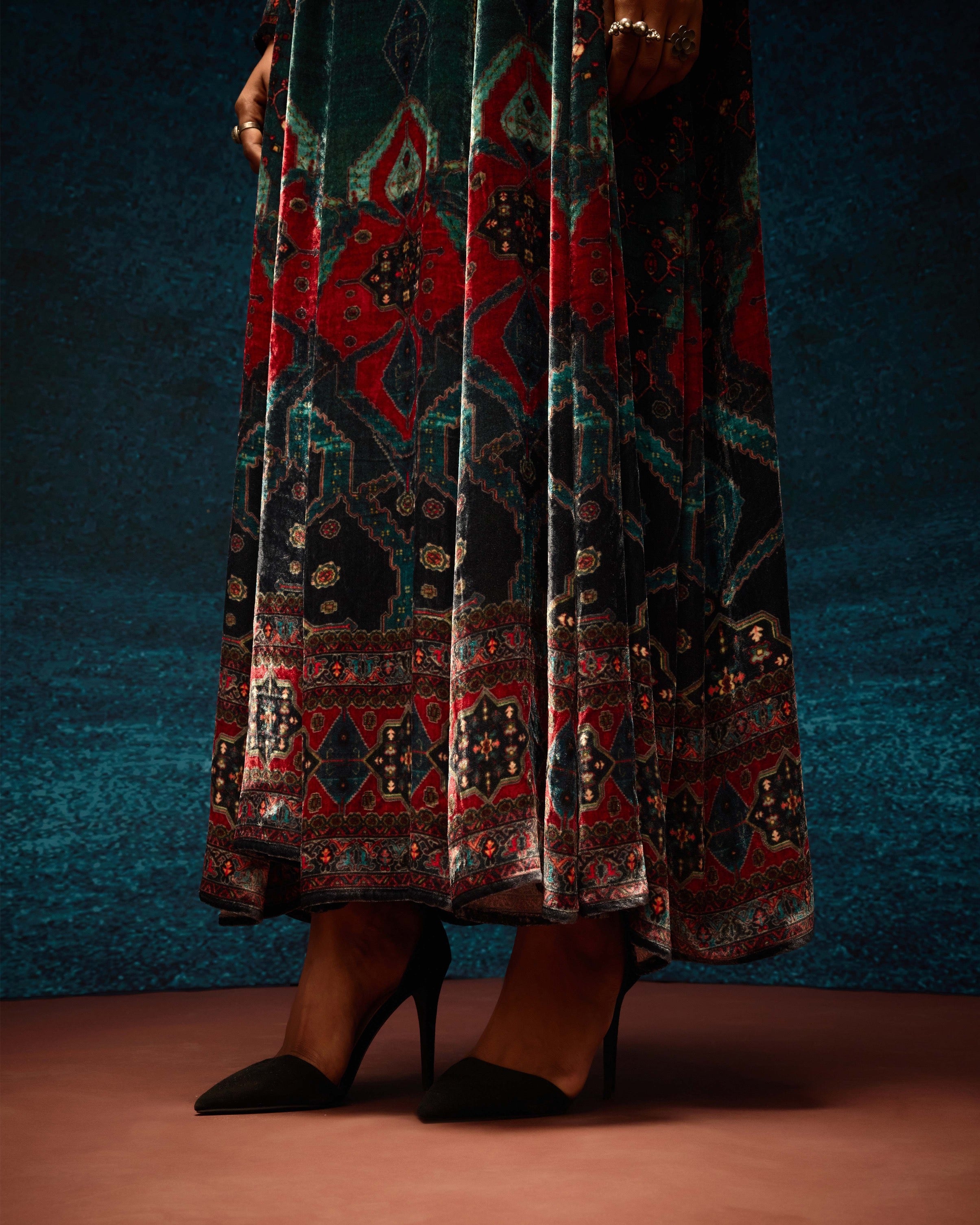Ajrakh/Shiraz : Adavi - Black/Red