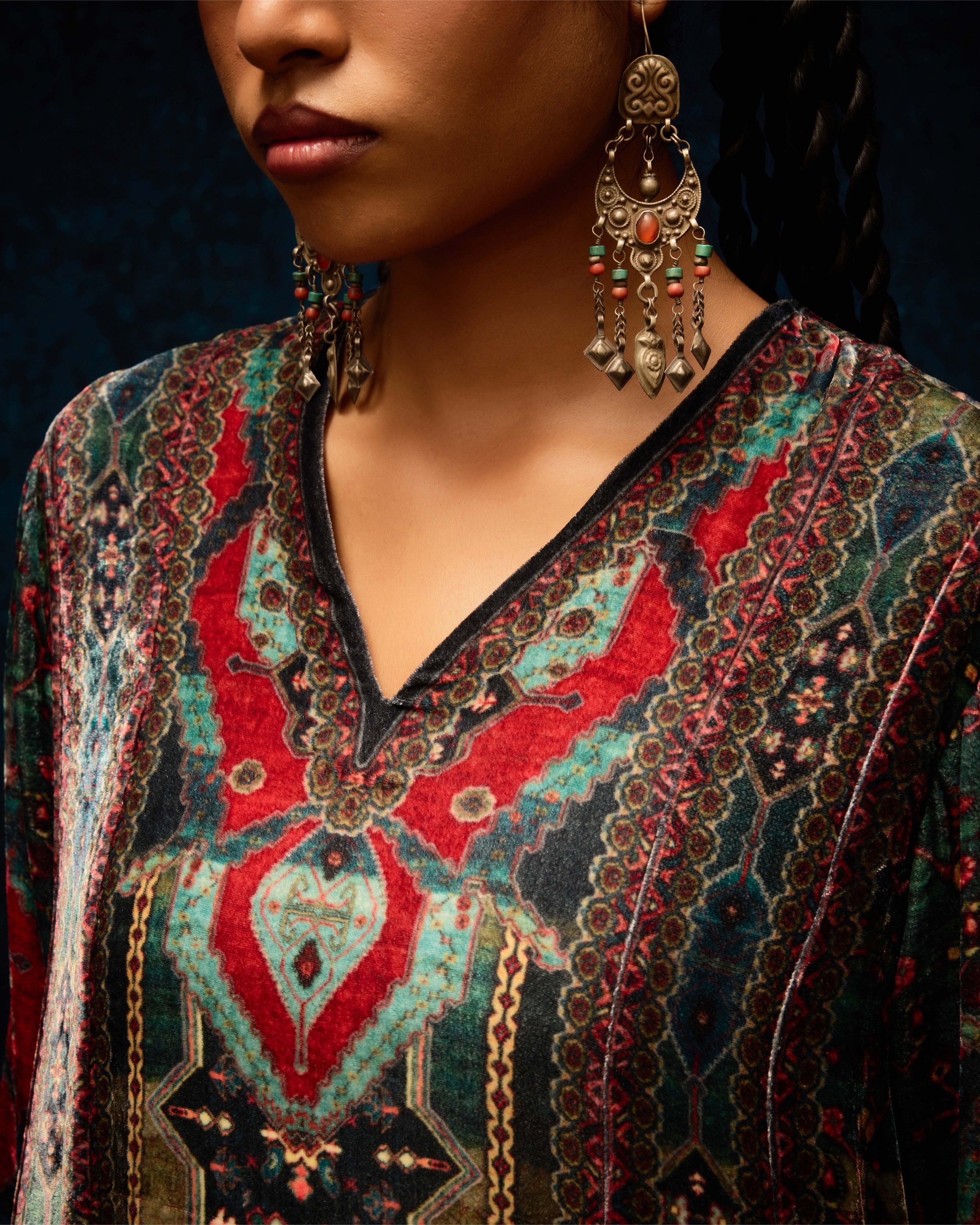 Ajrakh/Shiraz : Adavi - Black/Red