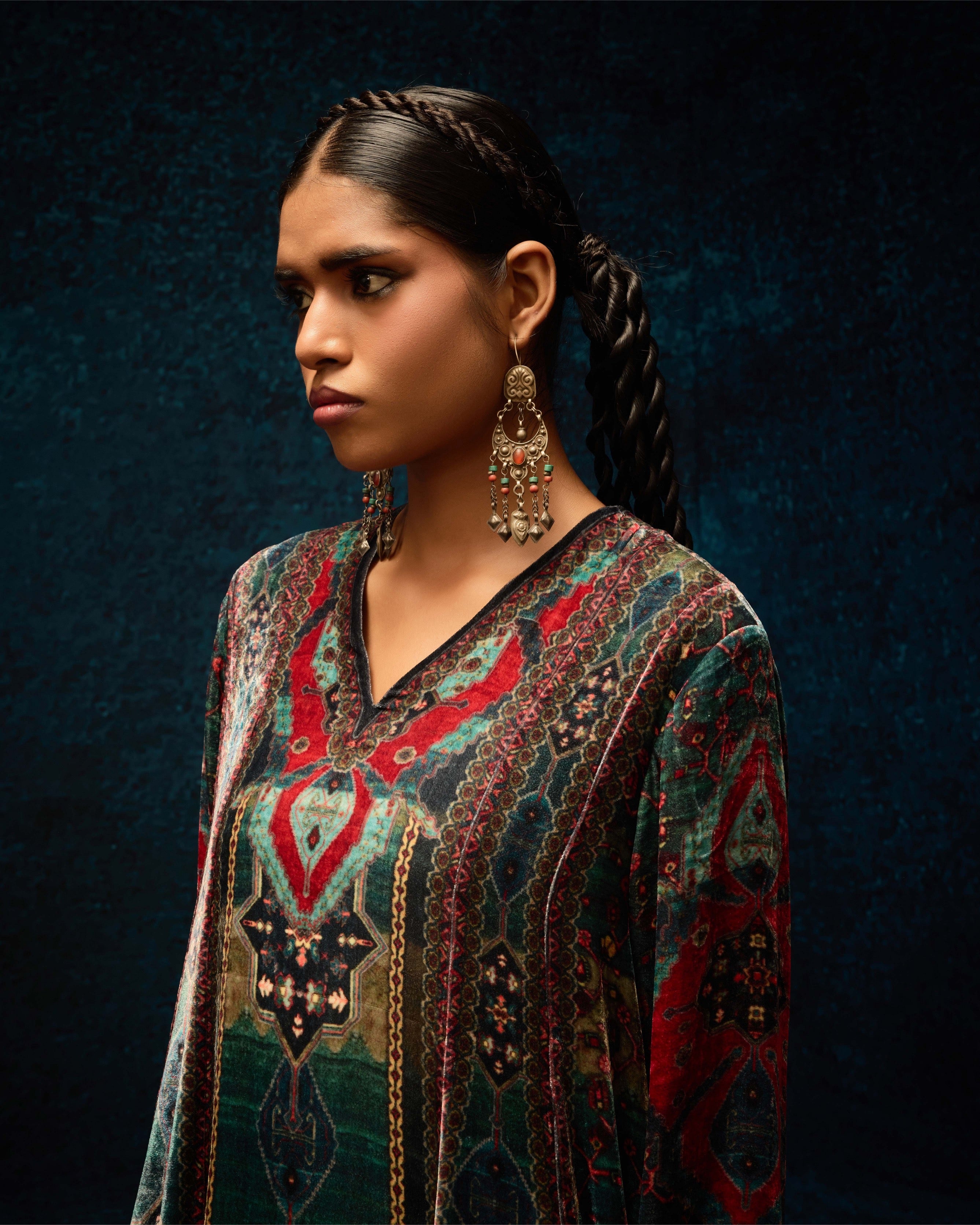 Ajrakh/Shiraz : Adavi - Black/Red