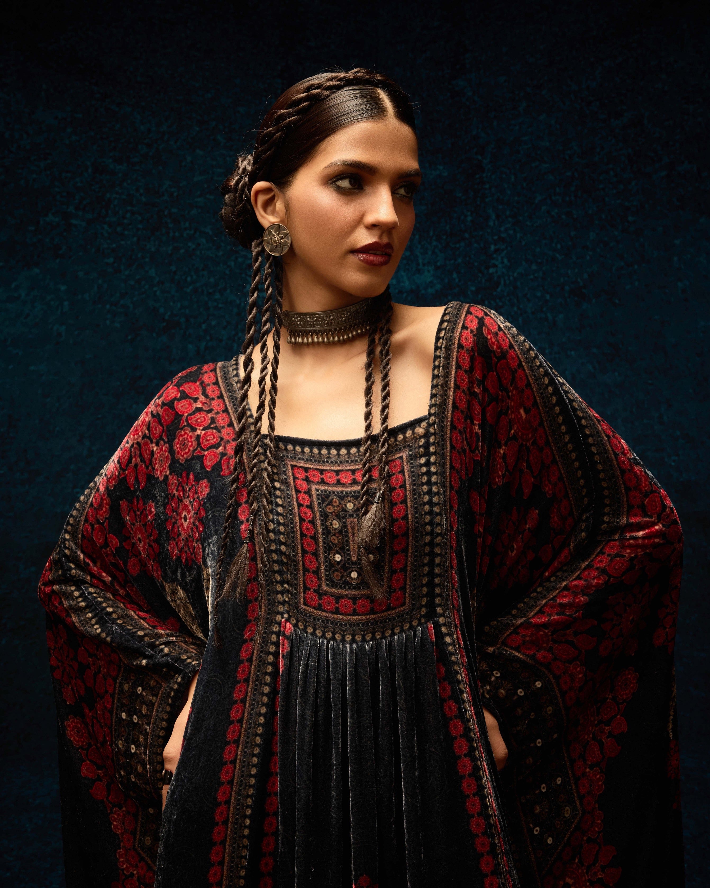 Ajrakh: Yolanda - Black/Red